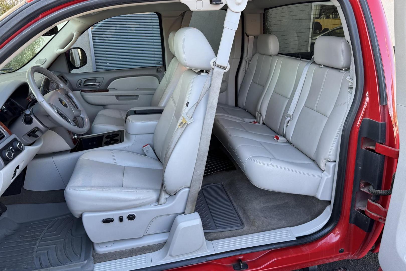 2012 Victory Red /Gray Chevrolet Silverado 1500 Extended Cab LTZ (1GCRKTE72CZ) with an V8 5.3 Liter engine, Automatic 6 Speed transmission, located at 2304 W. Main St., Boise, ID, 83702, (208) 342-7777, 43.622105, -116.218658 - Financing Available O.A.C. - Photo#9