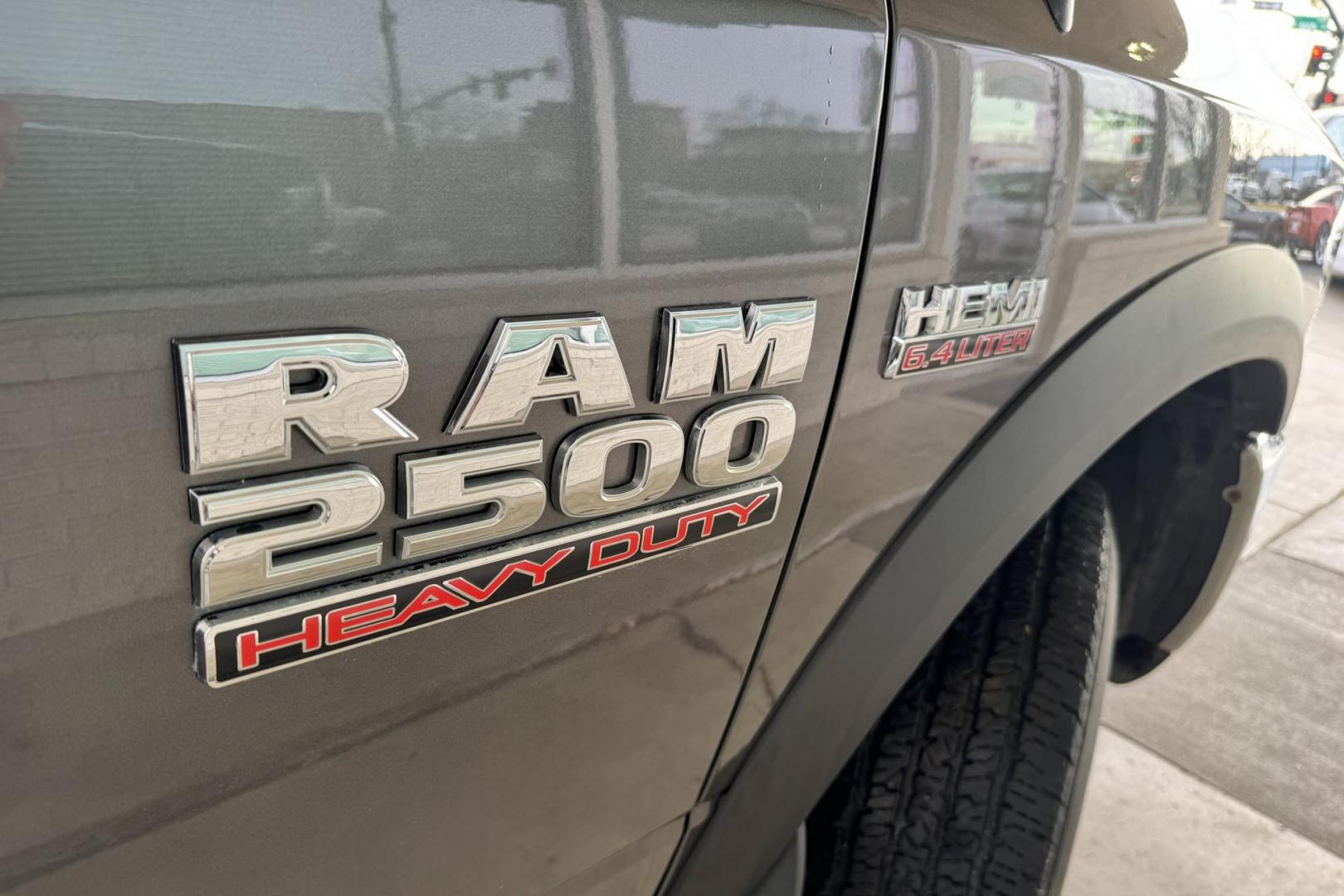 2014 Granite Crystal Metallic Clearcoat /Gray RAM 2500 Mega Cab SLT (3C6UR5MJ2EG) with an V8 6.4 liter engine, Automatic 6 Speed transmission, located at 2304 W. Main St., Boise, ID, 83702, (208) 342-7777, 43.622105, -116.218658 - Updated Stinger Audio! Apple Car Play/Android Auto! - Photo#18