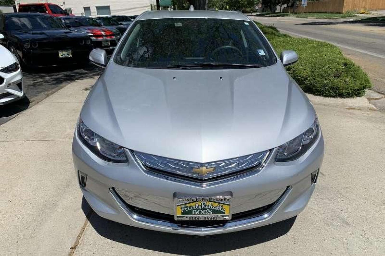 2018 Quicksilver Metallic /Black CHEVROLET VOLT LT (1G1RC6S56JU) with an RANGE EXTENDER, 1.5L VARIABLE VALVE TIMING, DI, DOHC 4-CYLINDER engine, Electric drive extended range, (149hp [111 kW] 294 transmission, located at 2304 W. Main St., Boise, ID, 83702, (208) 342-7777, 43.622105, -116.218658 - 2018 CHEVROLET - Photo#1