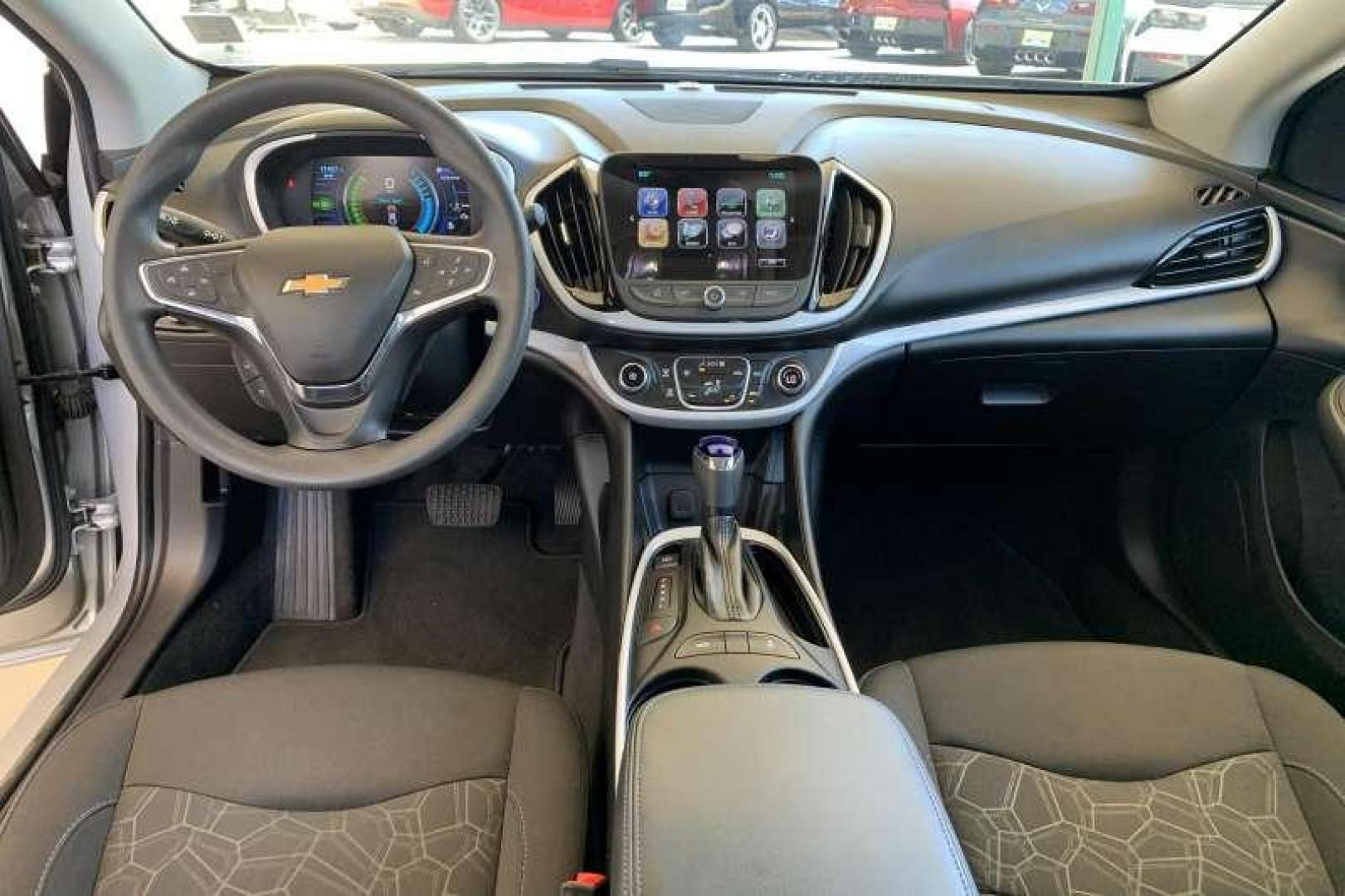 2018 Quicksilver Metallic /Black CHEVROLET VOLT LT (1G1RC6S56JU) with an RANGE EXTENDER, 1.5L VARIABLE VALVE TIMING, DI, DOHC 4-CYLINDER engine, Electric drive extended range, (149hp [111 kW] 294 transmission, located at 2304 W. Main St., Boise, ID, 83702, (208) 342-7777, 43.622105, -116.218658 - 2018 CHEVROLET - Photo#7