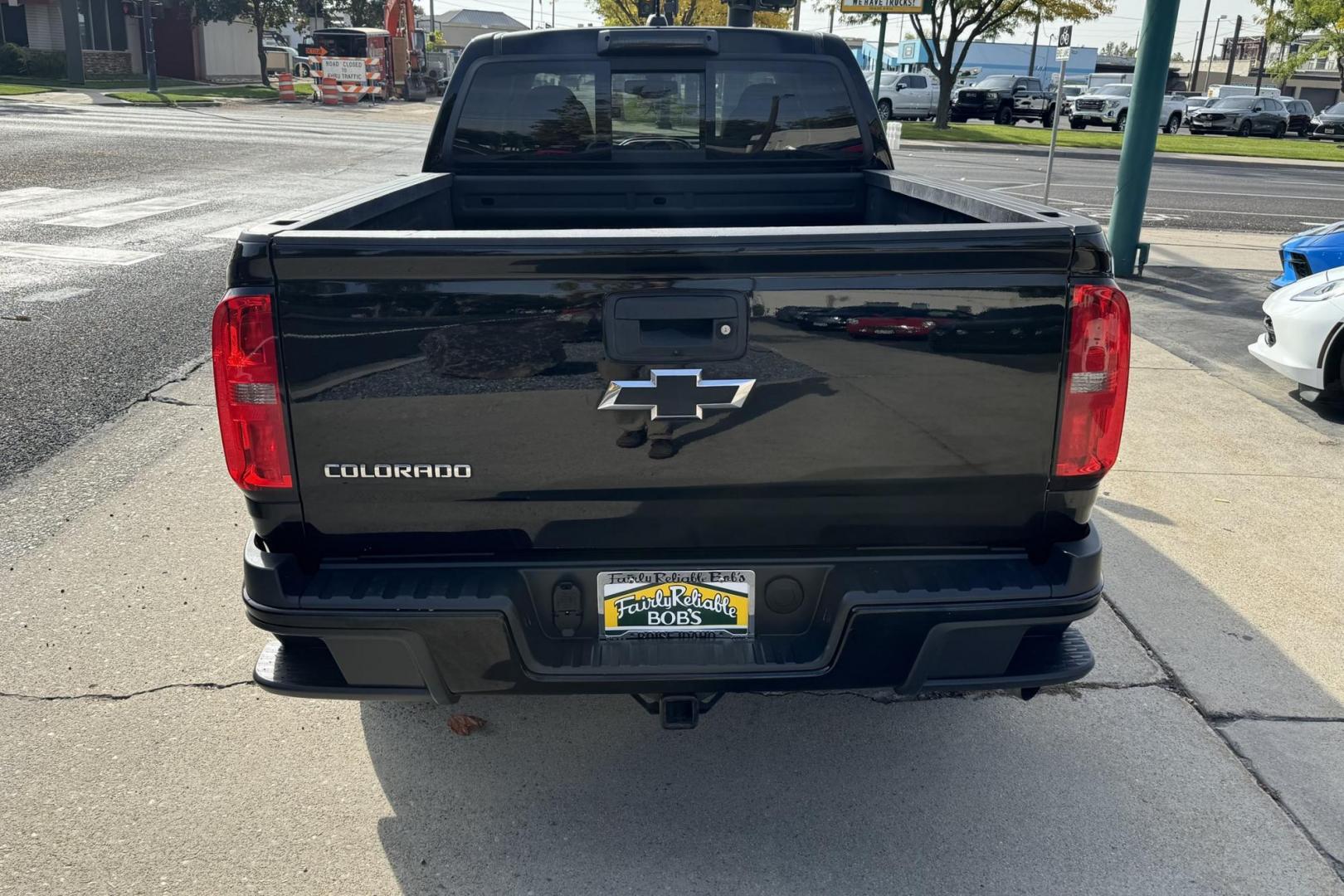 2018 Black /Black Chevrolet Colorado Z71 (1GCPTDE19J1) with an 4 Cyl 2.8 liter Turbo-Diesel engine, Automatic 8 Speed transmission, located at 2304 W. Main St., Boise, ID, 83702, (208) 342-7777, 43.622105, -116.218658 - Z71 package! Sharp truck! - Photo#4