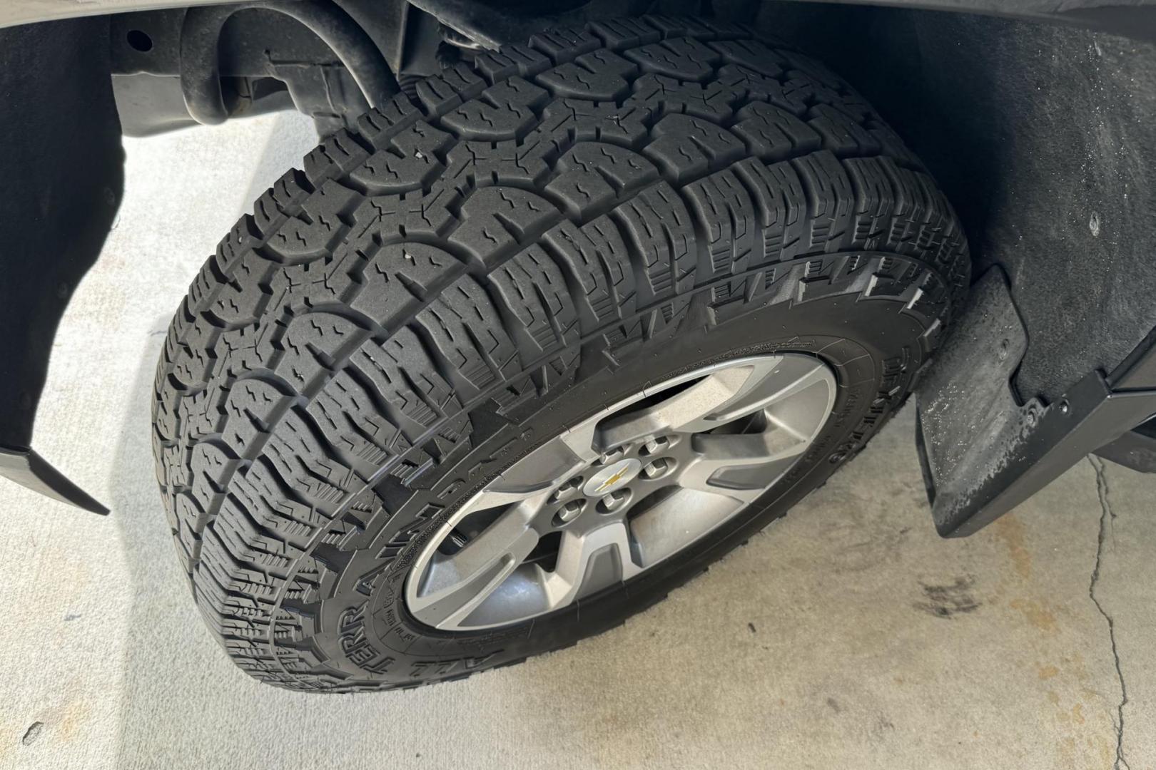 2018 Black /Black Chevrolet Colorado Z71 (1GCPTDE19J1) with an 4 Cyl 2.8 liter Turbo-Diesel engine, Automatic 8 Speed transmission, located at 2304 W. Main St., Boise, ID, 83702, (208) 342-7777, 43.622105, -116.218658 - Z71 package! Sharp truck! - Photo#18