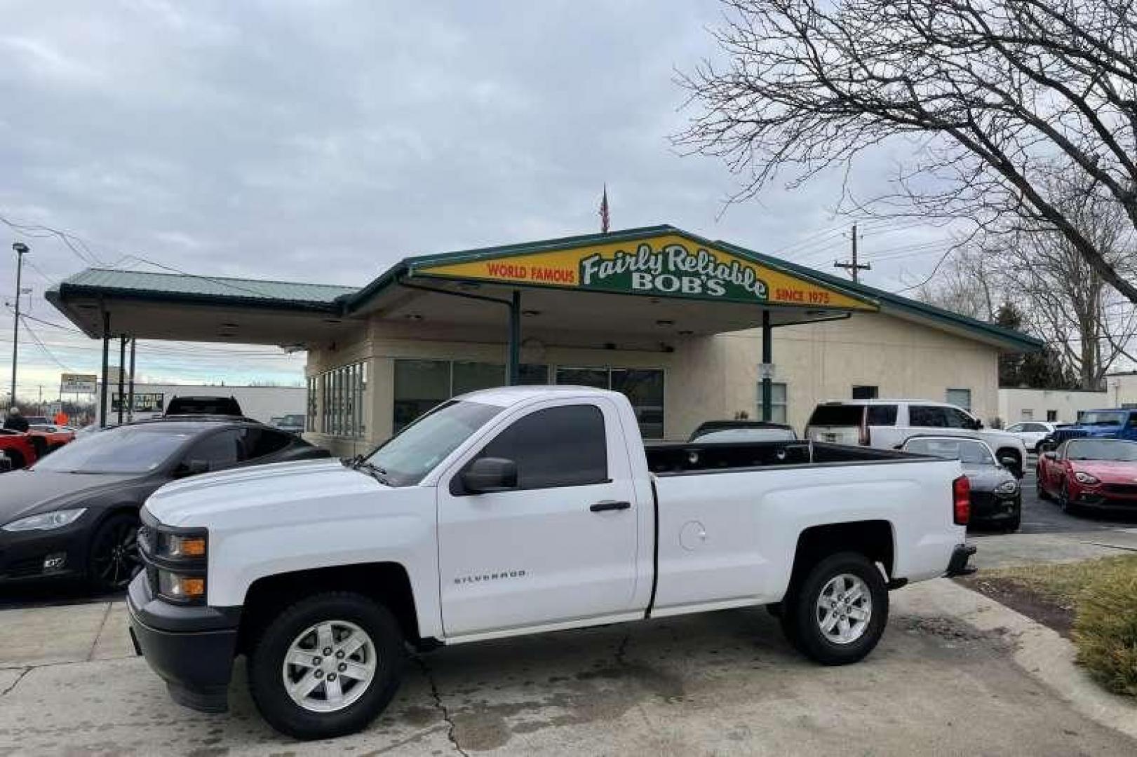 2014 Summit White /Black CHEVROLET SILVERADO 1500 REGULAR CAB (1GCNCPEH4EZ) with an V6 4.3 Liter engine, Automatic transmission, located at 2304 W. Main St., Boise, ID, 83702, (208) 342-7777, 43.622105, -116.218658 - 2014 CHEVROLET - Photo#0