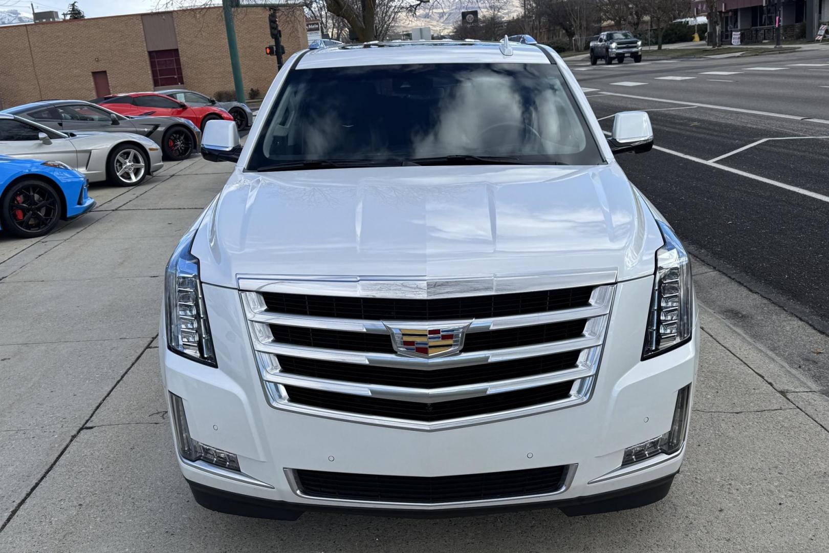 2017 Crystal White Tricoat /Black Cadillac Escalade Luxury (1GYS4BKJ9HR) with an V8 6.2 Liter engine, Automatic 8 Speed transmission, located at 2304 W. Main St., Boise, ID, 83702, (208) 342-7777, 43.622105, -116.218658 - Pristine Escalade! - Photo#3