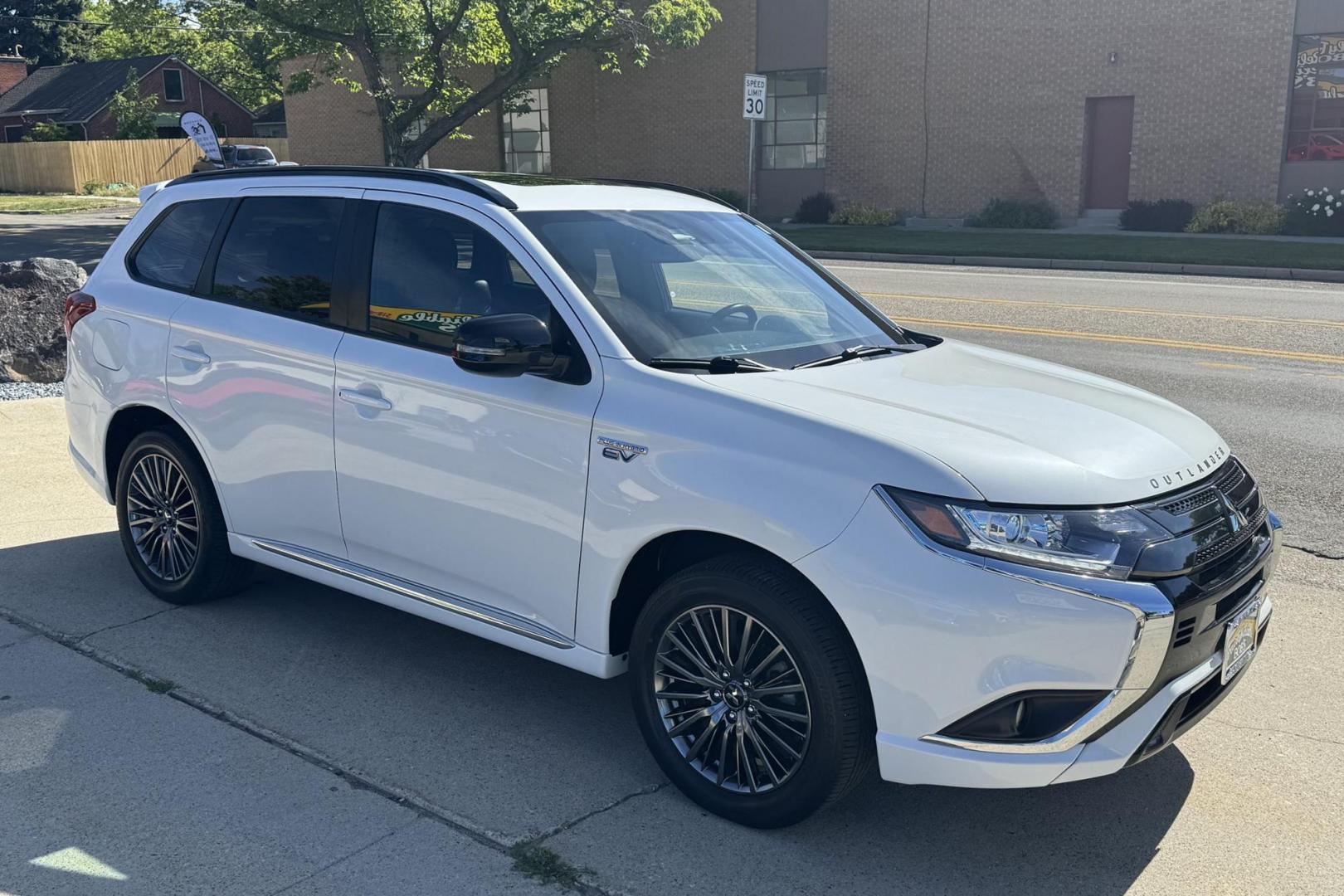 2021 White Diamond Pearl /Black Mitsubishi Outlander SEL (JA4J2VA76MZ) with an 2.4L DOHC MIVEC 4-Cylinder engine, Automatic transmission, located at 2304 W. Main St., Boise, ID, 83702, (208) 342-7777, 43.622105, -116.218658 - 2021 Mitsubishi Outlander PHEV SEL - Photo#2