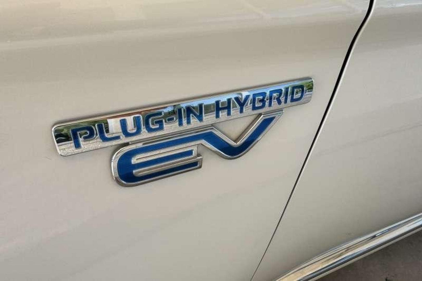 2021 Diamond White Pearl /Black Mitsubishi Outlander Limited PHEV LE (JA4J2VA76MZ) with an 4 Cyl 2.4 Liter Hybrid engine, Automatic transmission, located at 2304 W. Main St., Boise, ID, 83702, (208) 342-7777, 43.622105, -116.218658 - Photo#14