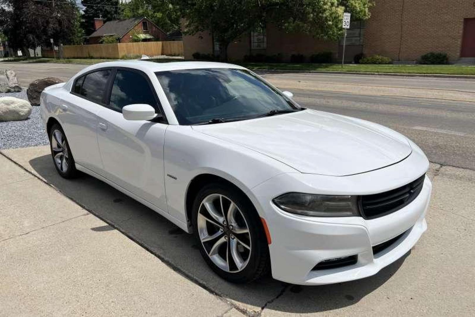 2015 White Knuckle /Black DODGE CHARGER ROAD/TRACK (2C3CDXCT9FH) with an 5.7L V8 HEMI MDS VVT engine, 8-Speed Automatic (8HP70) transmission, located at 2304 W. Main St., Boise, ID, 83702, (208) 342-7777, 43.622105, -116.218658 - 2015 DODGE - Photo#2