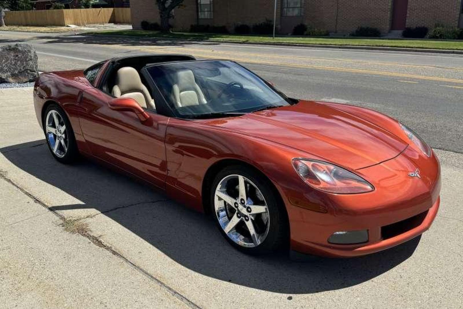 2005 Daytona Sunset Orange /Cashmere CHEVROLET CORVETTE BASE (1G1YY24U555) with an 6.0L LS2 V8 SFI engine, Automatic transmission, located at 2304 W. Main St., Boise, ID, 83702, (208) 342-7777, 43.622105, -116.218658 - Photo#2