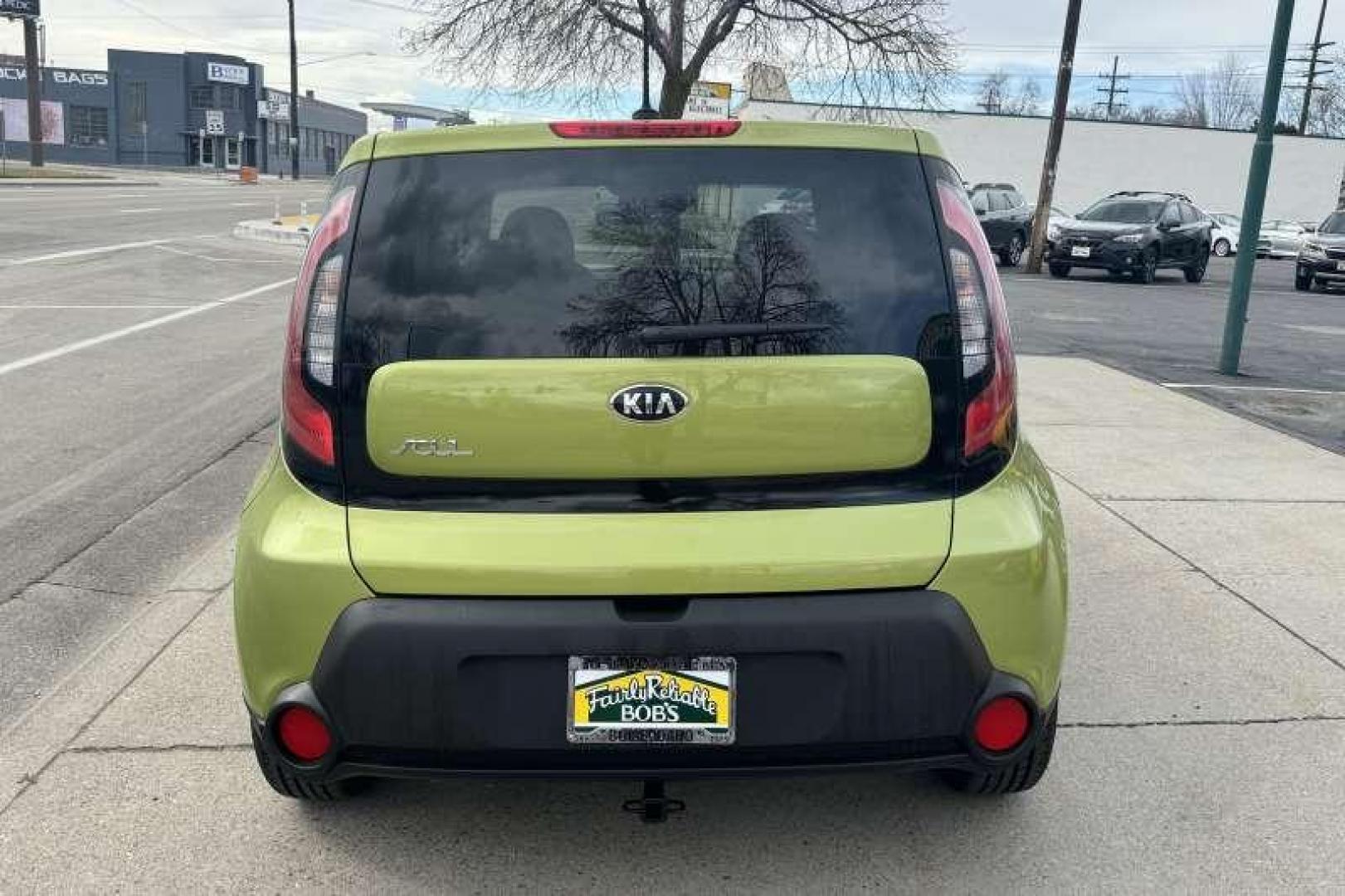 2015 Alien Green /Black KIA SOUL BASE (KNDJN2A23F7) with an 1.6L Gamma GDI I4 engine, 6-Speed Manual transmission, located at 2304 W. Main St., Boise, ID, 83702, (208) 342-7777, 43.622105, -116.218658 - 2015 KIA - Photo#1