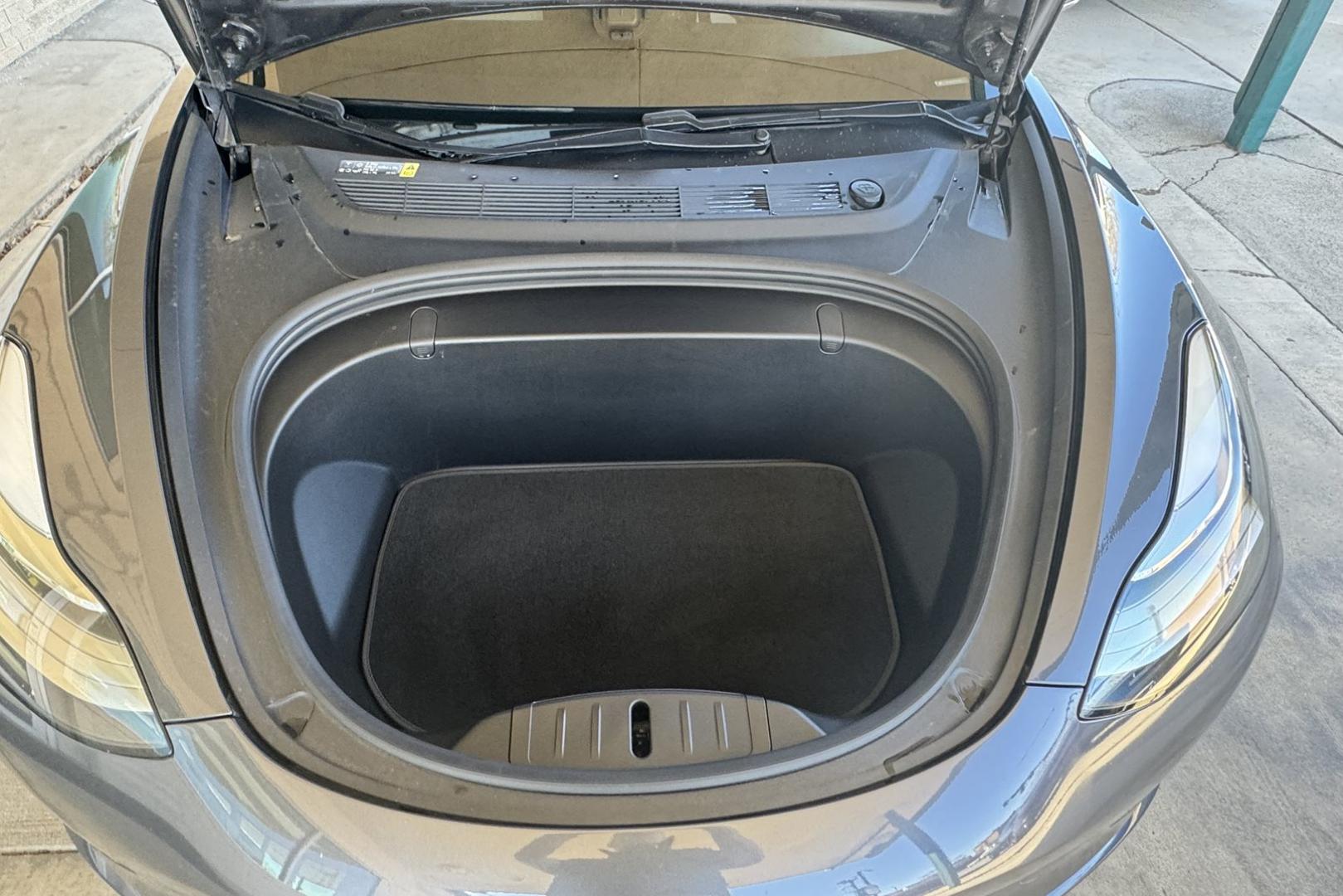 2018 Midnight Silver Metallic /Ultra White Tesla Model 3 Performance (5YJ3E1EB1JF) with an 75 kWh engine, Automatic transmission, located at 2304 W. Main St., Boise, ID, 83702, (208) 342-7777, 43.622105, -116.218658 - Remaining Factory Warranty And A Blast To Drive! - Photo#16