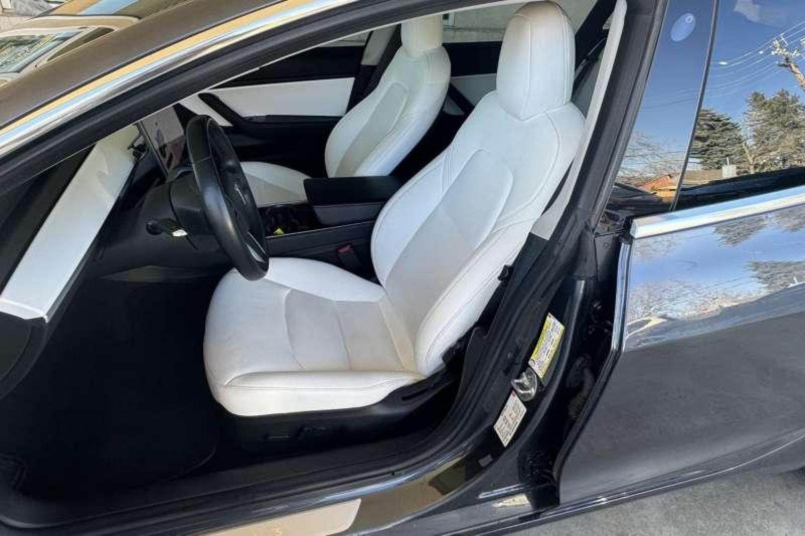 2018 Midnight Silver Metallic /Ultra White TESLA MODEL 3 PERFORMANCE (5YJ3E1EB1JF) with an Dual Motor: Fr AC Induction/ Rr AC Permanent Magnet engine, 1-Speed Automatic transmission, located at 2304 W. Main St., Boise, ID, 83702, (208) 342-7777, 43.622105, -116.218658 - 2018 TESLA - Photo#12