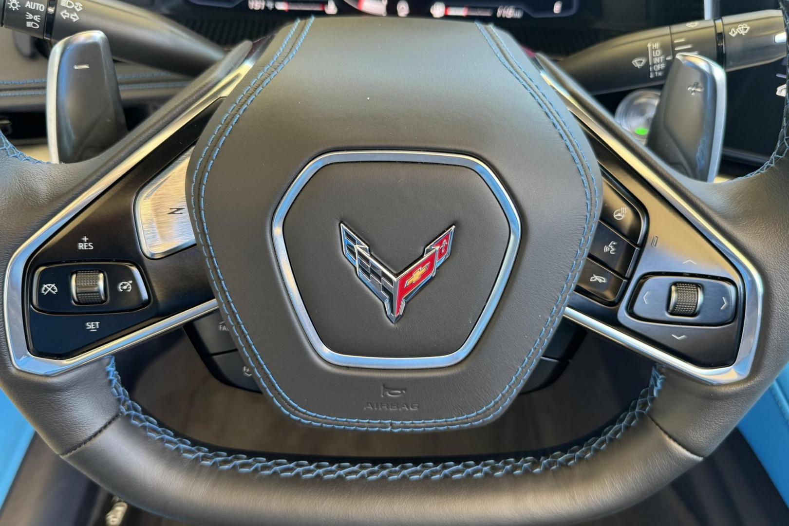 2022 Rapid Blue /Tension With Twilight Blue Dipped Chevrolet Corvette Stingray 3LT (1G1YC3D44N5) with an V8 6.2 Liter engine, Automatic 8 Speed transmission, located at 2304 W. Main St., Boise, ID, 83702, (208) 342-7777, 43.622105, -116.218658 - 3LT C8 Convertible! Clean! - Photo#18