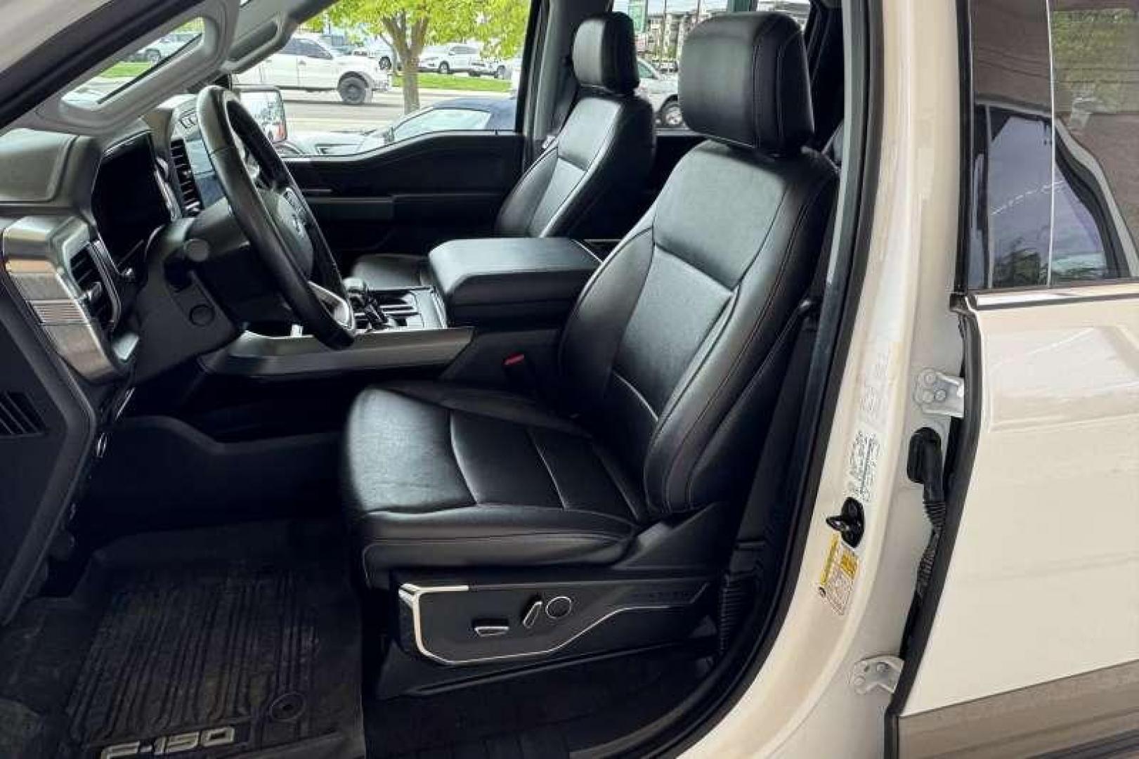 2021 Oxford White /Black FORD F-150 Lariat (1FTFW1E85MF) with an 3.5L V6 ECOBOOST engine, ELECTRONIC 10-SPEED AUTOMATIC transmission, located at 2304 W. Main St., Boise, ID, 83702, (208) 342-7777, 43.622105, -116.218658 - 2021 FORD - Photo#13