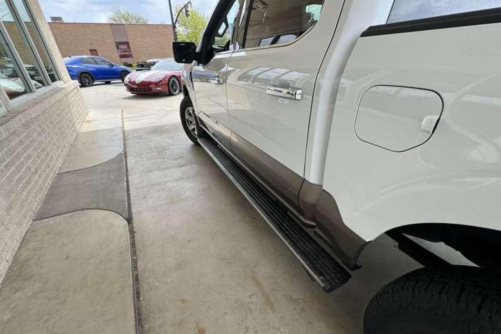 2021 Oxford White /Black FORD F-150 Lariat (1FTFW1E85MF) with an 3.5L V6 ECOBOOST engine, ELECTRONIC 10-SPEED AUTOMATIC transmission, located at 2304 W. Main St., Boise, ID, 83702, (208) 342-7777, 43.622105, -116.218658 - 2021 FORD - Photo#22