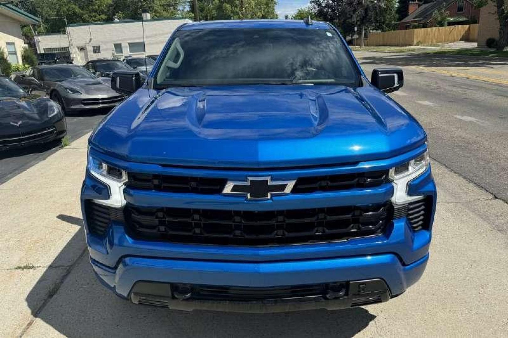 2022 Glacier Blue /Black CHEVROLET Silverado 1500 RST (1GCUDEET3NZ) with an DURAMAX 3.0L TURBO-DIESEL I6 engine, Automatic 10 Speed transmission, located at 2304 W. Main St., Boise, ID, 83702, (208) 342-7777, 43.622105, -116.218658 - 2022 CHEVROLET - Photo#3