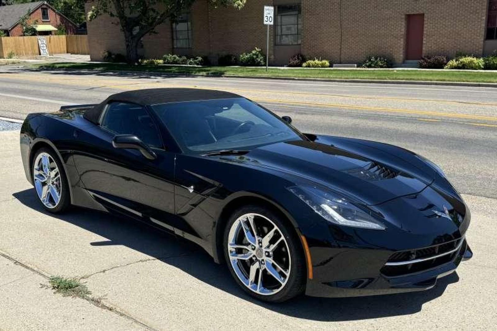 2019 Black /Black Chevrolet Corvette Stingray 3LT (1G1YF3D71K5) with an 6.2L (376 CI) V8 DI engine, Automatic 8 Speed transmission, located at 2304 W. Main St., Boise, ID, 83702, (208) 342-7777, 43.622105, -116.218658 - Photo#17