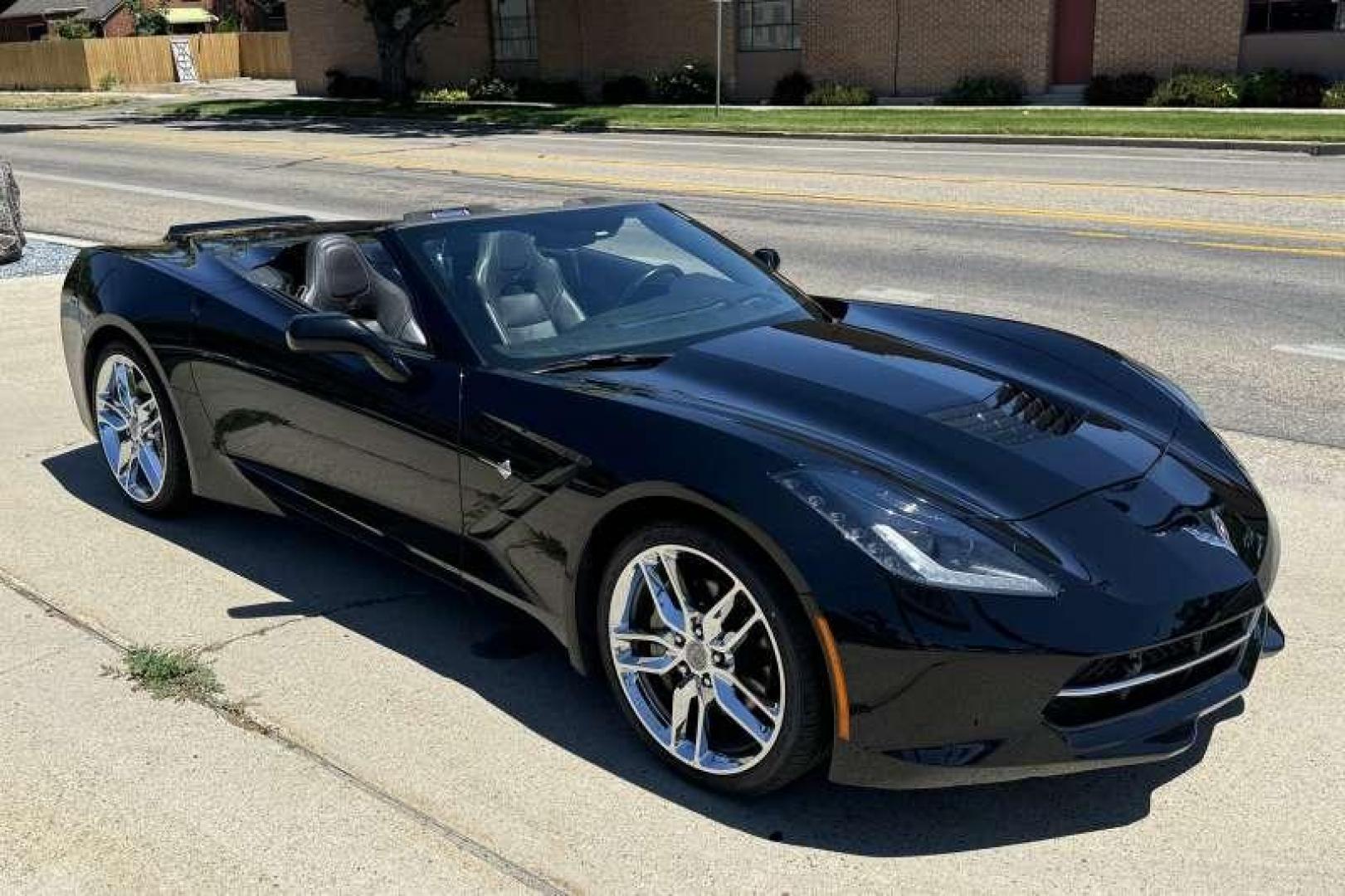 2019 Black /Black Chevrolet Corvette Stingray 3LT (1G1YF3D71K5) with an 6.2L (376 CI) V8 DI engine, Automatic 8 Speed transmission, located at 2304 W. Main St., Boise, ID, 83702, (208) 342-7777, 43.622105, -116.218658 - Photo#2