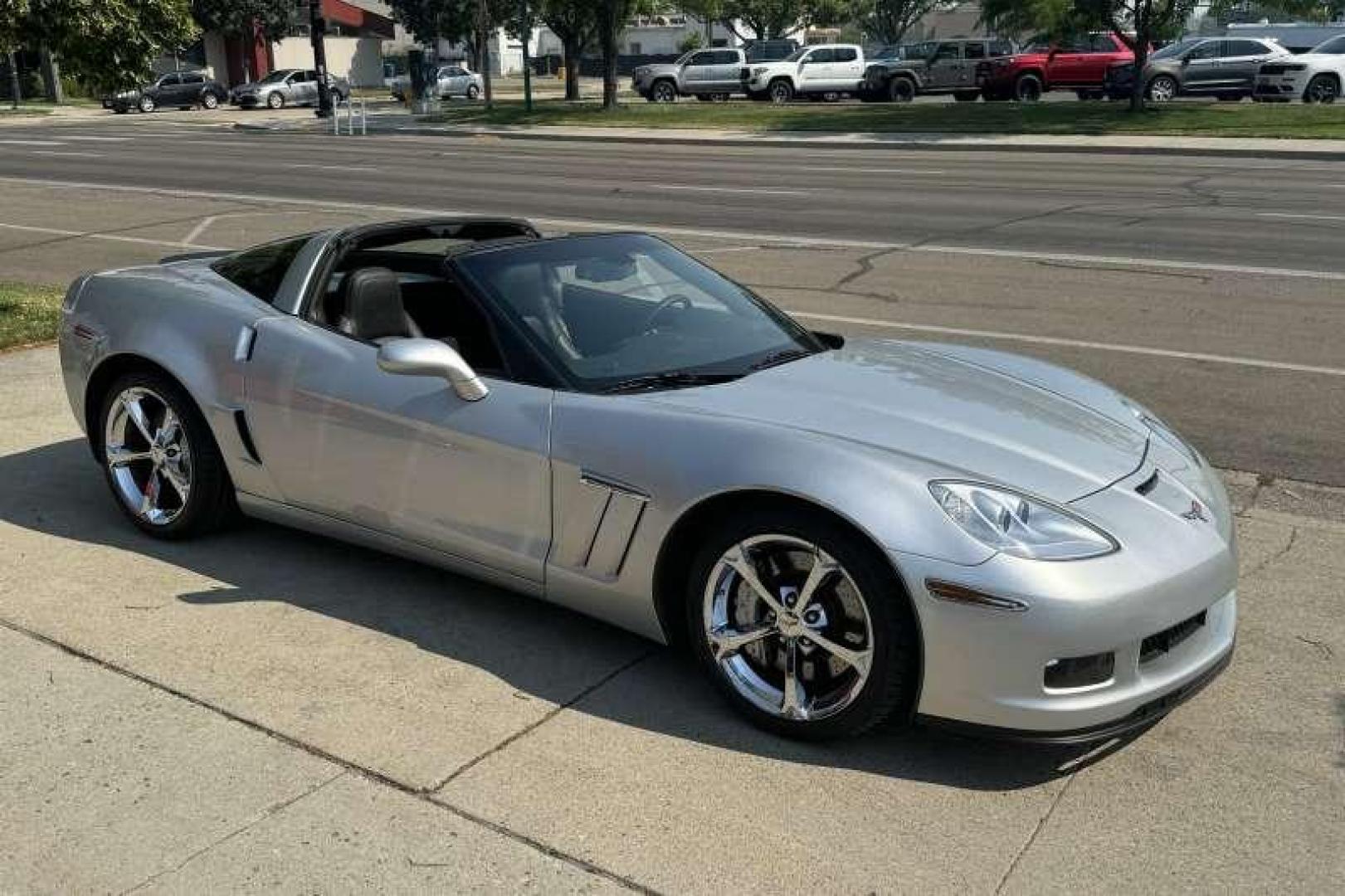 2011 Blade Silver Metallic /Black Chevrolet Corvette Z16 GRAND SPORT W/3LT (1G1YW2DW5B5) with an 6.2L V8 SFI engine, Automatic 6 Speed transmission, located at 2304 W. Main St., Boise, ID, 83702, (208) 342-7777, 43.622105, -116.218658 - 2011 CHEVROLET - Photo#2