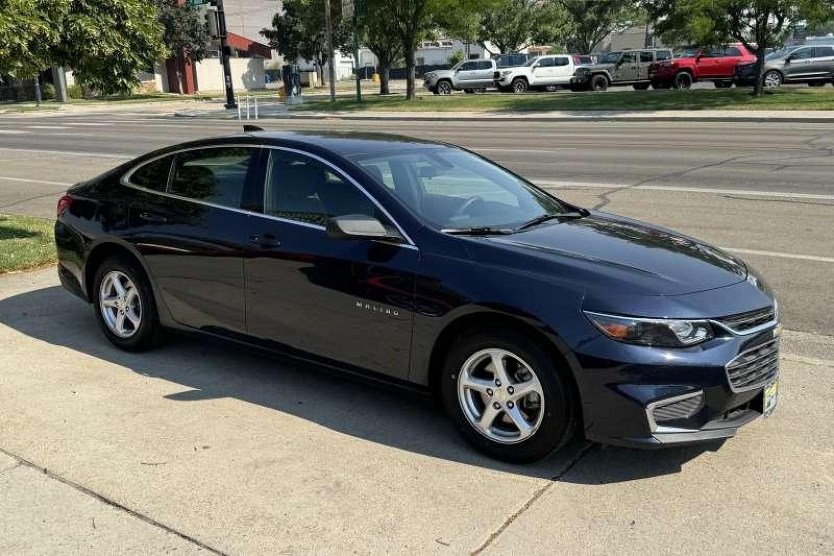 2018 Imperial Blue /Black CHEVROLET MALIBU LS (1G1ZC5ST2JF) with an 1.5L TURBO DOHC 4-CYLINDER DI engine, TRANSMISSION, 6-SPEED AUTOMATIC transmission, located at 2304 W. Main St., Boise, ID, 83702, (208) 342-7777, 43.622105, -116.218658 - 2018 CHEVROLET - Photo#2