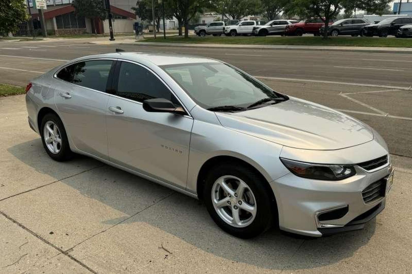 2018 Silver /Black Chevrolet Malibu LS (1G1ZC5ST3JF) with an 4 Cyl 1.5 Liter Turbo engine, Automatic 6 Speed transmission, located at 2304 W. Main St., Boise, ID, 83702, (208) 342-7777, 43.622105, -116.218658 - 2018 CHEVROLET - Photo#2