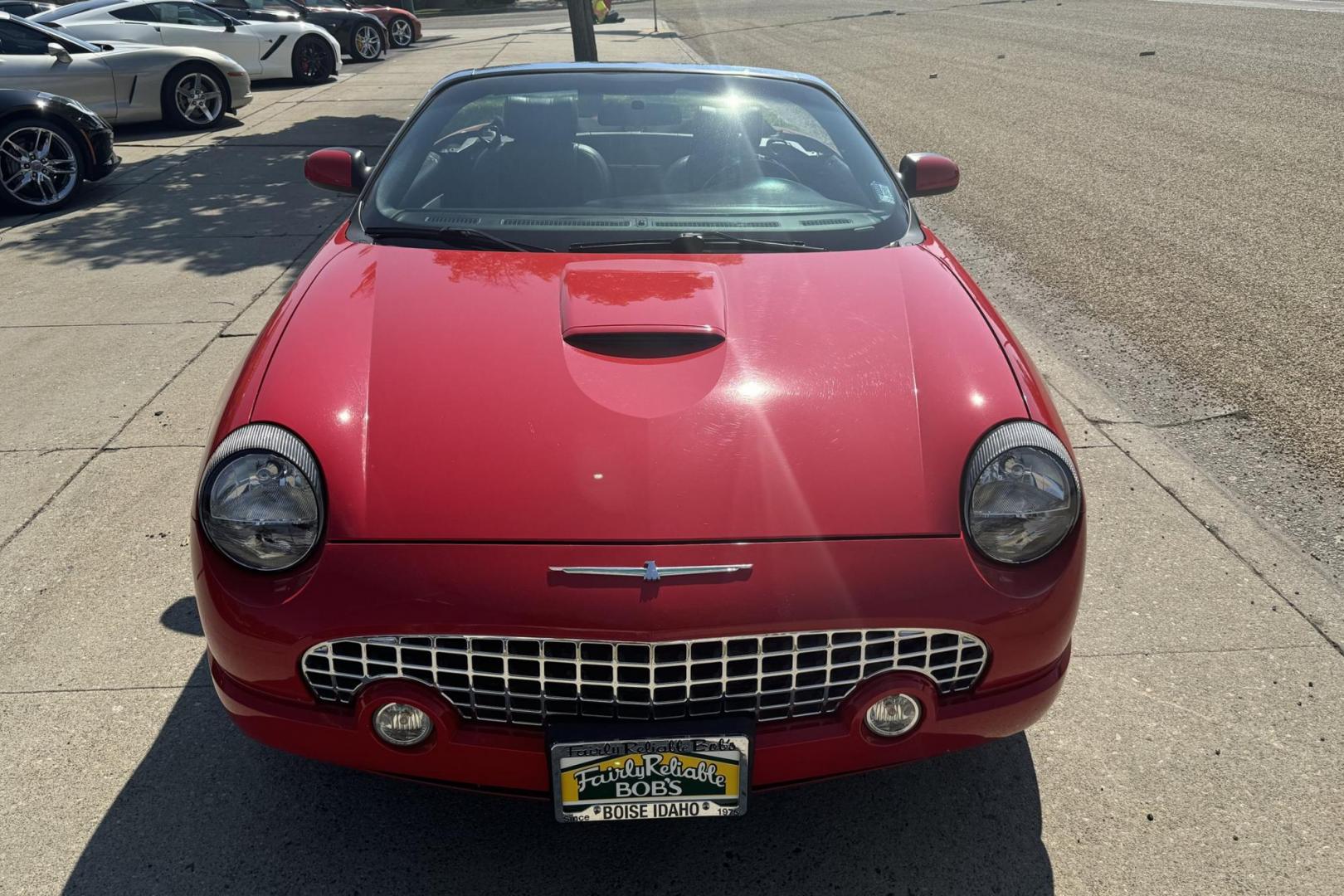 2005 Red /Black Ford Thunderbird Premium (1FAHP60A65Y) with an V8 3.9 Liter engine, Automatic 5 Speed transmission, located at 2304 W. Main St., Boise, ID, 83702, (208) 342-7777, 43.622105, -116.218658 - 2005 FORD - Photo#3