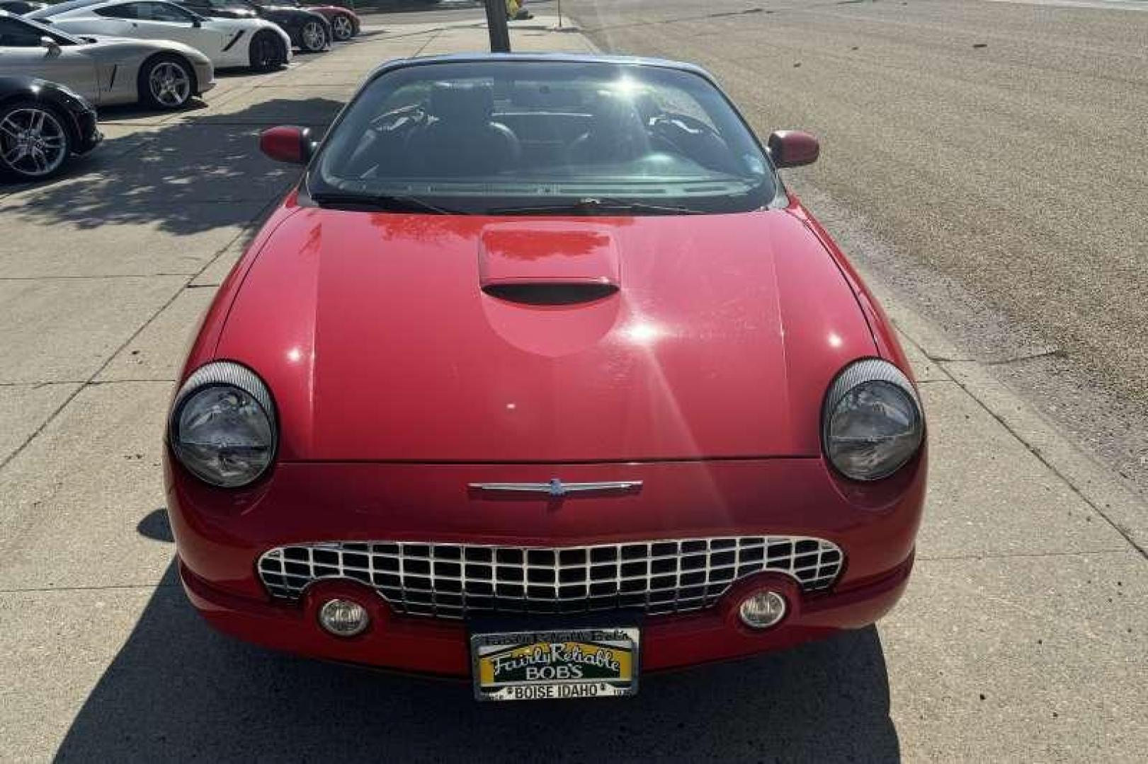 2005 Red /Black Ford Thunderbird Premium (1FAHP60A65Y) with an V8 3.9 Liter engine, Automatic 5 Speed transmission, located at 2304 W. Main St., Boise, ID, 83702, (208) 342-7777, 43.622105, -116.218658 - Photo#3