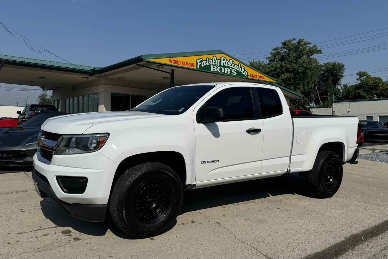 2015 Summit White /Black Chevrolet Colorado (1GCHSAEA4F1) with an 4 Cyl 2.5 Liter engine, Automatic transmission, located at 2304 W. Main St., Boise, ID, 83702, (208) 342-7777, 43.622105, -116.218658 - Photo#0