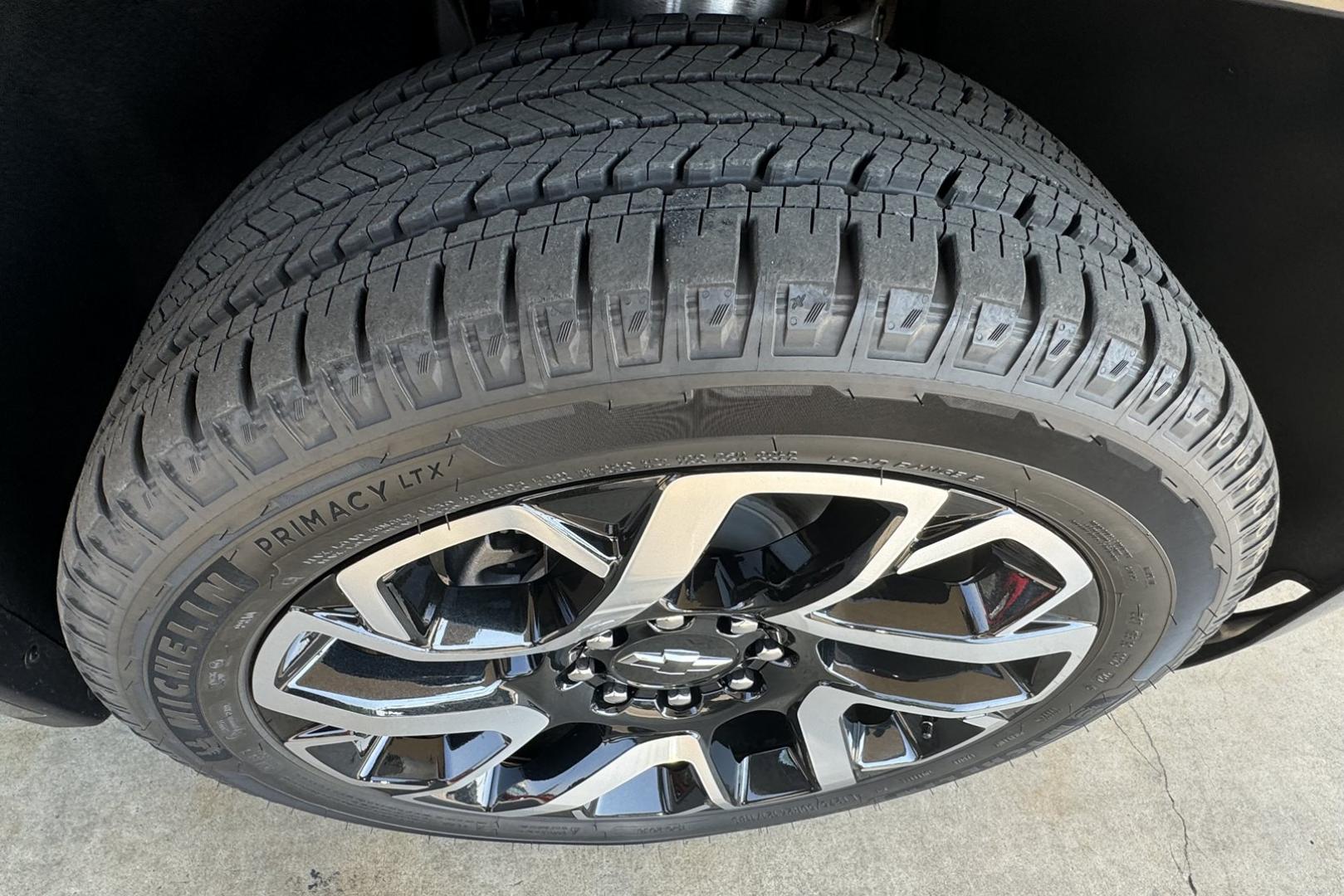 2024 Black /Black Chevrolet Silverado Crew Cab EV RST RST (1GC40ZEL5RU) with an Ultium Drive System Performance Torque Vectoring e4WD (Electronic 4WD), 2 motors (1 front and 1 rear e engine, Automatic transmission, located at 2304 W. Main St., Boise, ID, 83702, (208) 342-7777, 43.622105, -116.218658 - 2024 Chevrolet Silverado Crew Cab EV RST - Photo#17