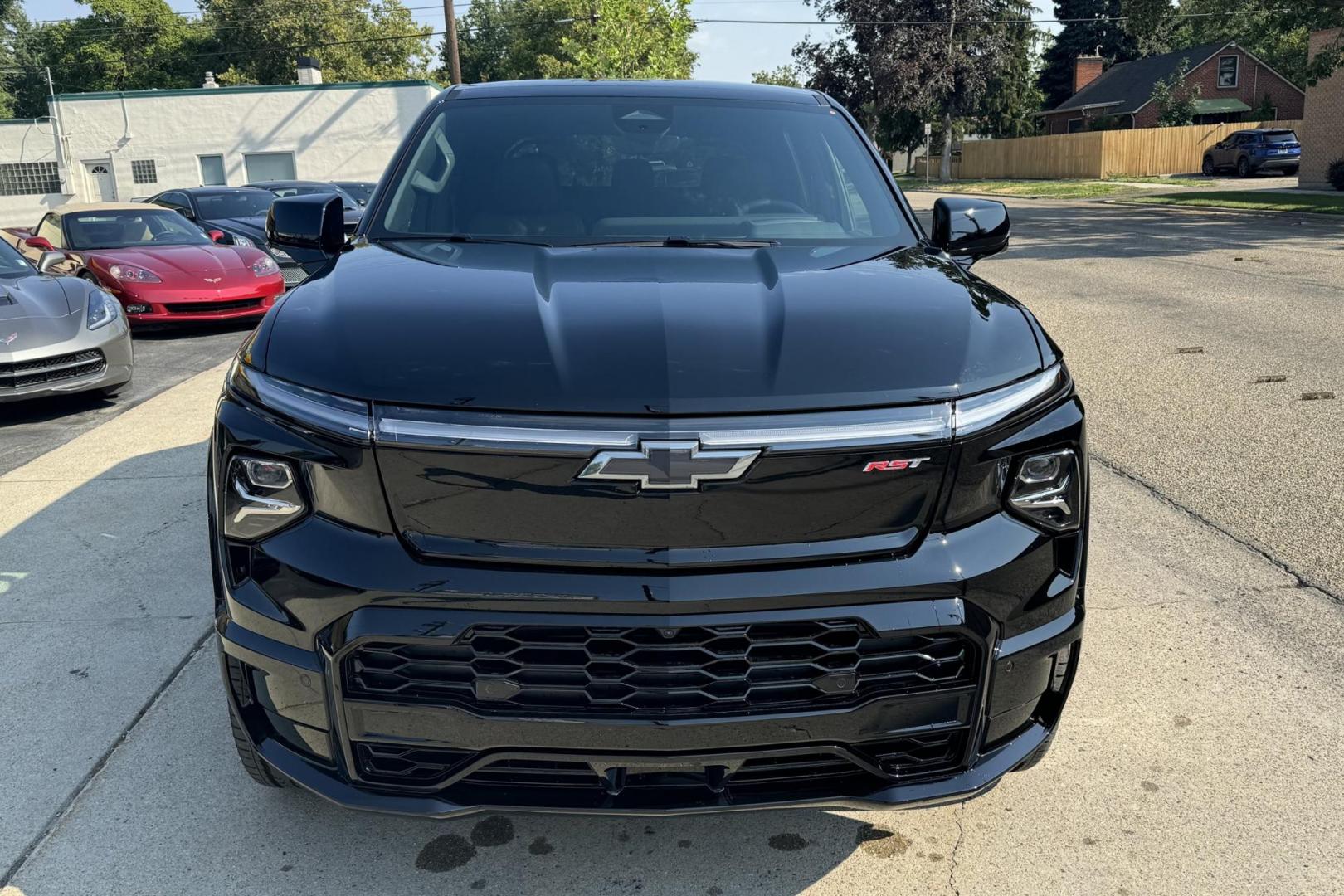 2024 Black /Black Chevrolet Silverado Crew Cab EV RST RST (1GC40ZEL5RU) with an Ultium Drive System Performance Torque Vectoring e4WD (Electronic 4WD), 2 motors (1 front and 1 rear e engine, Automatic transmission, located at 2304 W. Main St., Boise, ID, 83702, (208) 342-7777, 43.622105, -116.218658 - 2024 Chevrolet Silverado Crew Cab EV RST - Photo#3