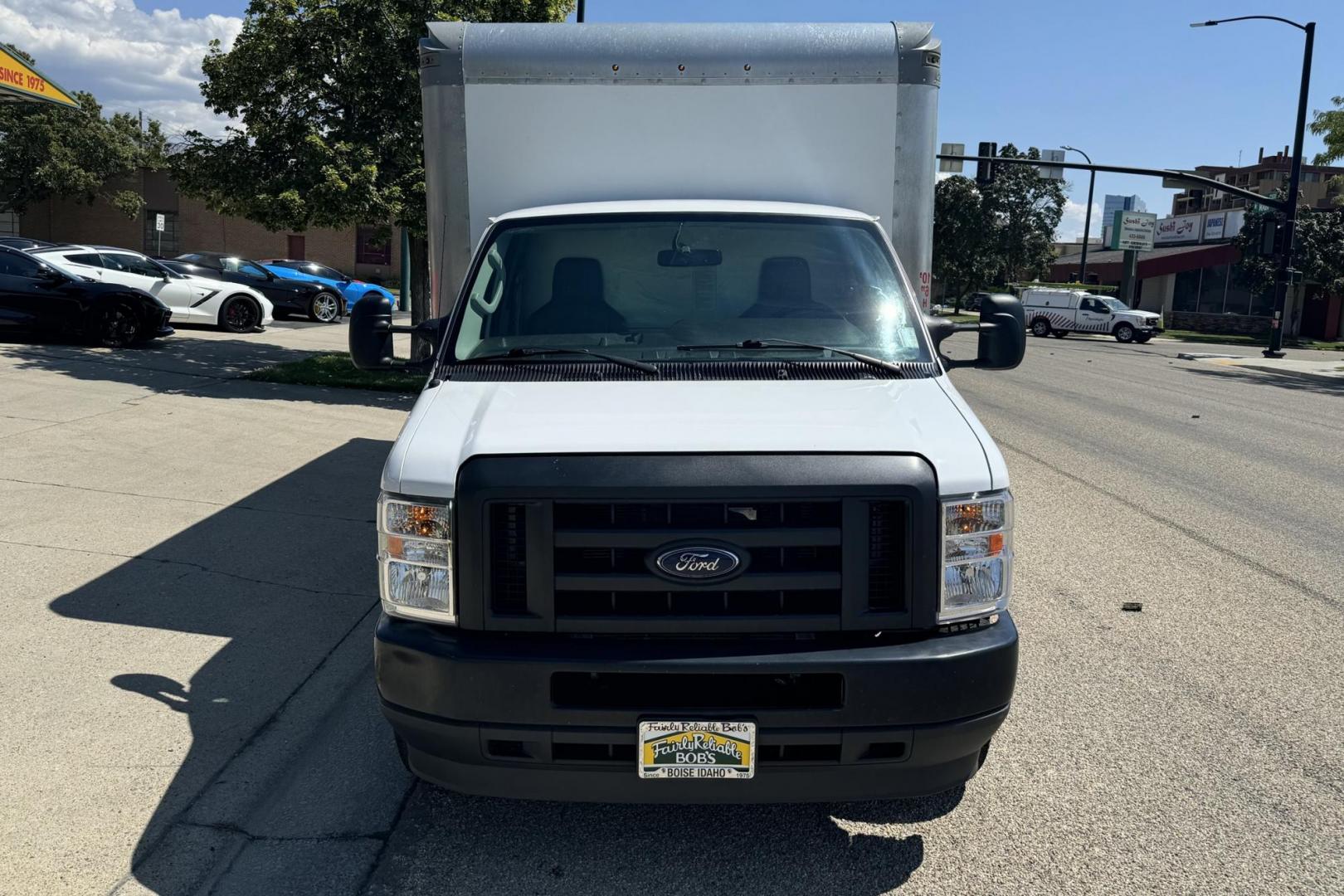 2022 Oxford White /Gray Ford E-350 Cutaway (1FDWE3FK4ND) with an V8 7.3 Liter engine, Automatic transmission, located at 2304 W. Main St., Boise, ID, 83702, (208) 342-7777, 43.622105, -116.218658 - Photo#2