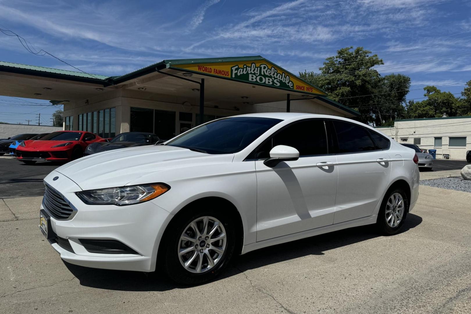 2018 Oxford White /Canvas Ford Fusion (3FA6P0G77JR) with an 4 Cyl 2.5 Liter engine, Automatic transmission, located at 2304 W. Main St., Boise, ID, 83702, (208) 342-7777, 43.622105, -116.218658 - Low Mileage, New Tires, Ready To Go! - Photo#0