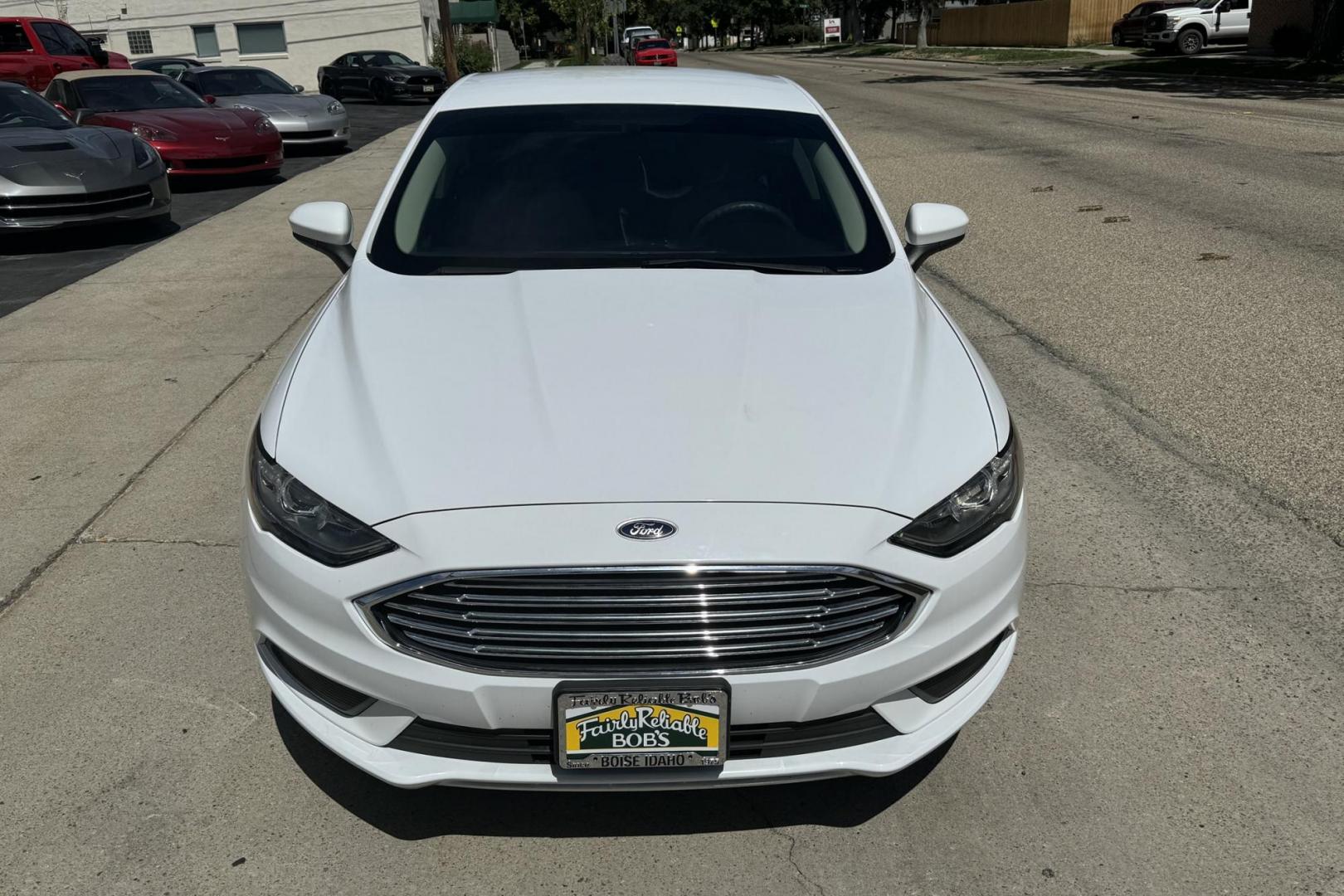 2018 Oxford White /Canvas Ford Fusion (3FA6P0G77JR) with an 4 Cyl 2.5 Liter engine, Automatic transmission, located at 2304 W. Main St., Boise, ID, 83702, (208) 342-7777, 43.622105, -116.218658 - Low Mileage, New Tires, Ready To Go! - Photo#3