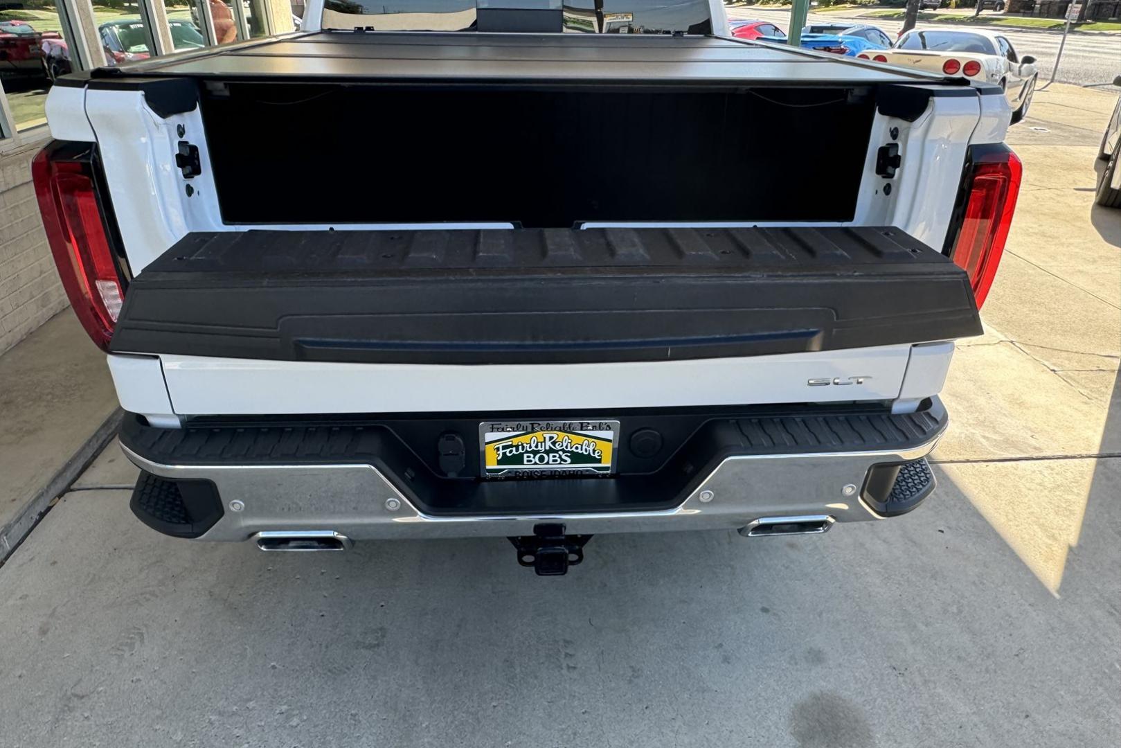 2021 Summit White /Black GMC Sierra 1500 SLT (3GTU9DEDXMG) with an V8 5.3 Liter engine, Automatic transmission, located at 2304 W. Main St., Boise, ID, 83702, (208) 342-7777, 43.622105, -116.218658 - Extremely Clean And Well Optioned GMC! New Tires Too! - Photo#24