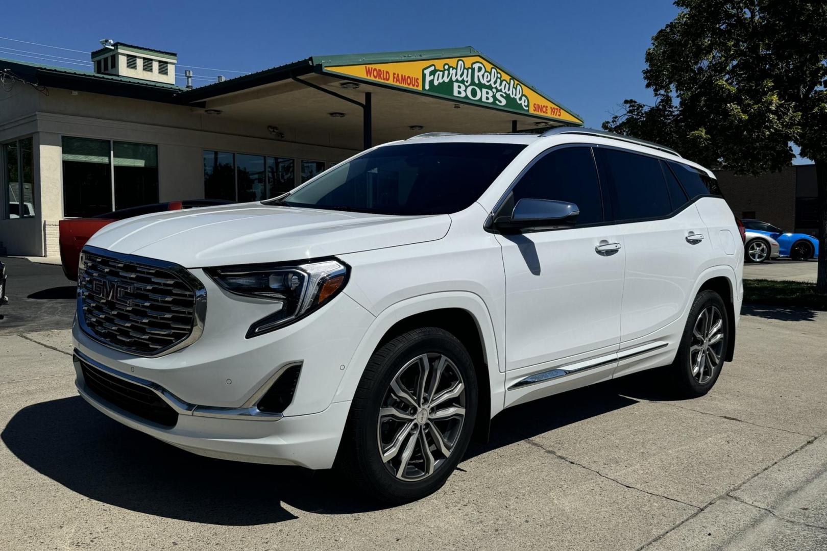 2018 Summit White /Jet Black GMC Terrain Denali Denali (3GKALXEXXJL) with an 4 Cyl 2.0 Liter Turbo engine, Automatic 9 Speed transmission, located at 2304 W. Main St., Boise, ID, 83702, (208) 342-7777, 43.622105, -116.218658 - Loaded With Options And Safety Features! - Photo#0