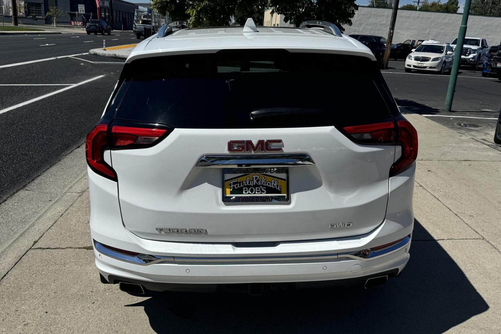 2018 Summit White /Jet Black GMC Terrain Denali Denali (3GKALXEXXJL) with an 4 Cyl 2.0 Liter Turbo engine, Automatic 9 Speed transmission, located at 2304 W. Main St., Boise, ID, 83702, (208) 342-7777, 43.622105, -116.218658 - Loaded With Options And Safety Features! - Photo#1