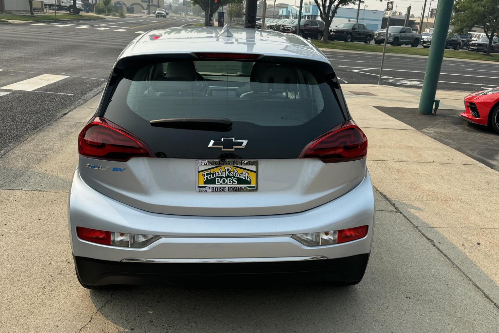 2018 Arctic Blue /Dark Galvanized/Sky Cool Gray Chevrolet Bolt LT (1G1FW6S07J4) with an 60 kWh engine, Automatic transmission, located at 2304 W. Main St., Boise, ID, 83702, (208) 342-7777, 43.622105, -116.218658 - Battery Warranty Until July of 2031! Never Buy Gas Again! - Photo#1