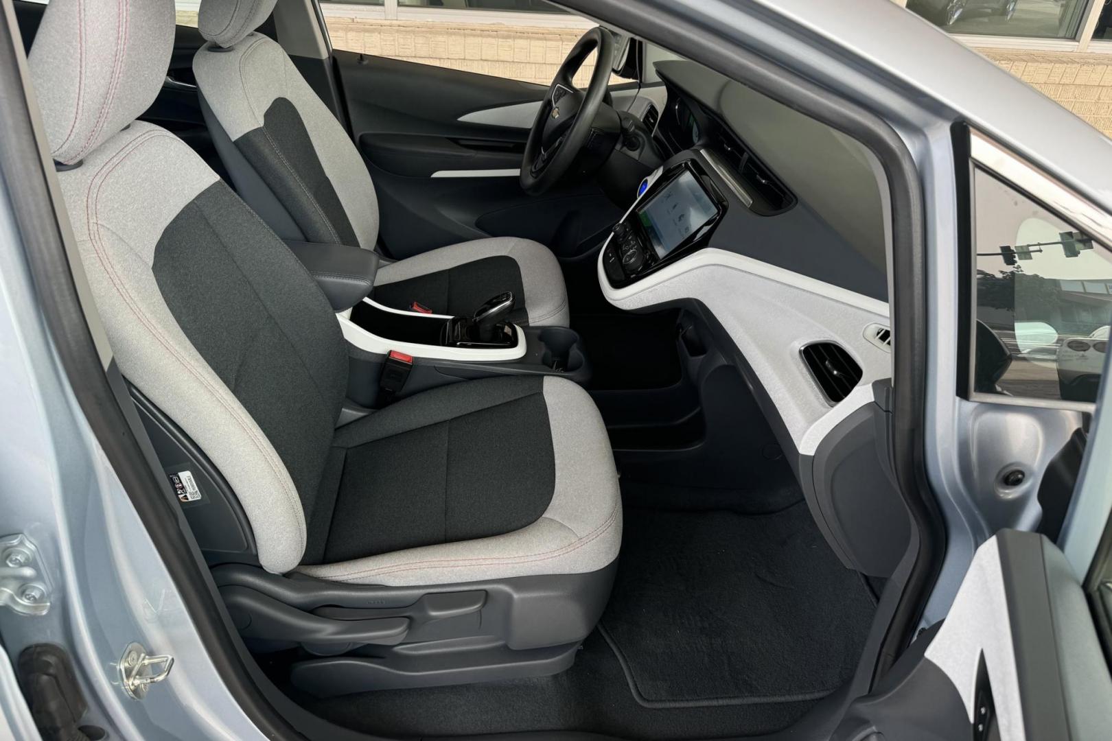 2018 Arctic Blue /Dark Galvanized/Sky Cool Gray Chevrolet Bolt LT (1G1FW6S07J4) with an 60 kWh engine, Automatic transmission, located at 2304 W. Main St., Boise, ID, 83702, (208) 342-7777, 43.622105, -116.218658 - Photo#11