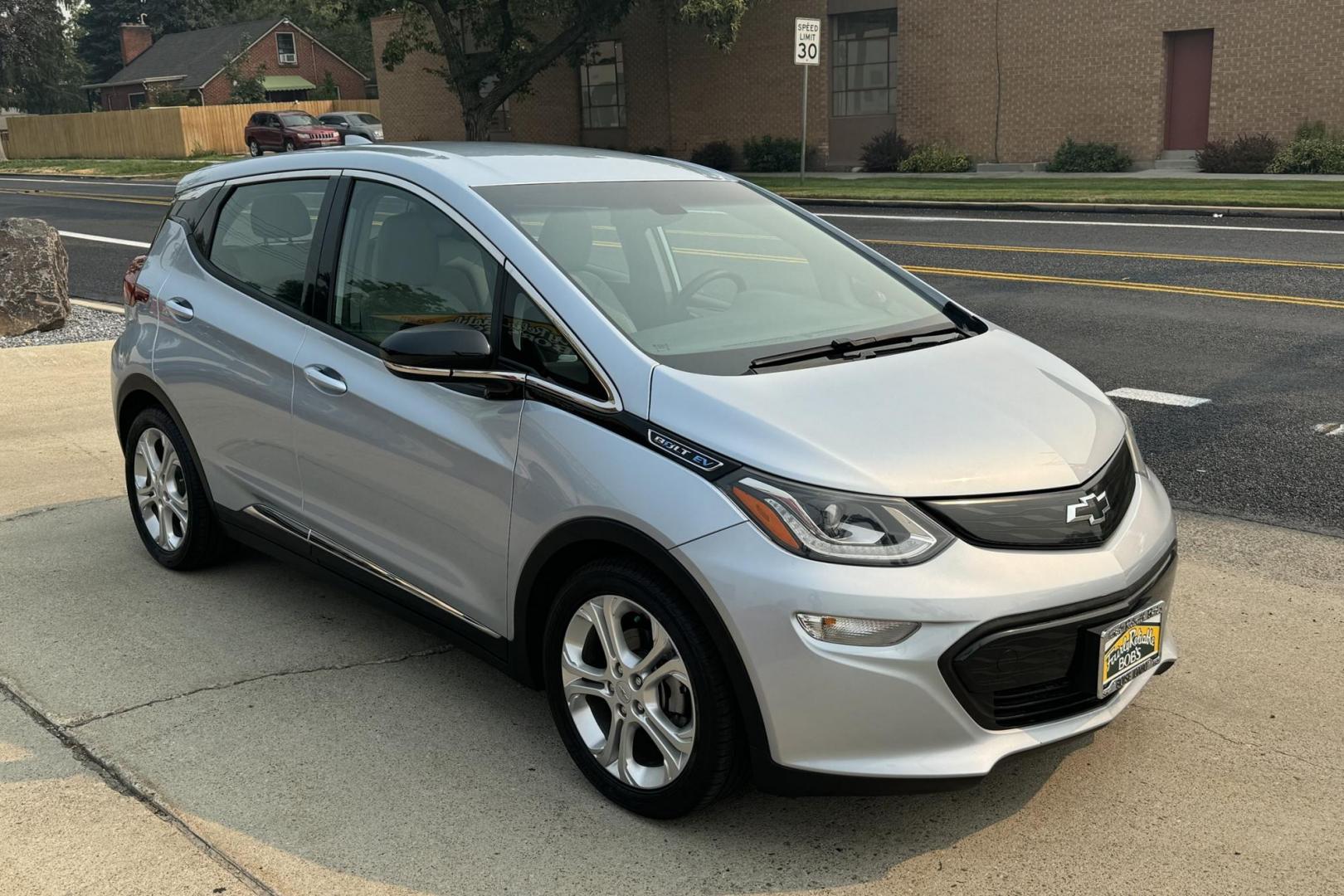 2018 Arctic Blue /Dark Galvanized/Sky Cool Gray Chevrolet Bolt LT (1G1FW6S07J4) with an 60 kWh engine, Automatic transmission, located at 2304 W. Main St., Boise, ID, 83702, (208) 342-7777, 43.622105, -116.218658 - Battery Warranty Until July of 2031! Never Buy Gas Again! - Photo#2