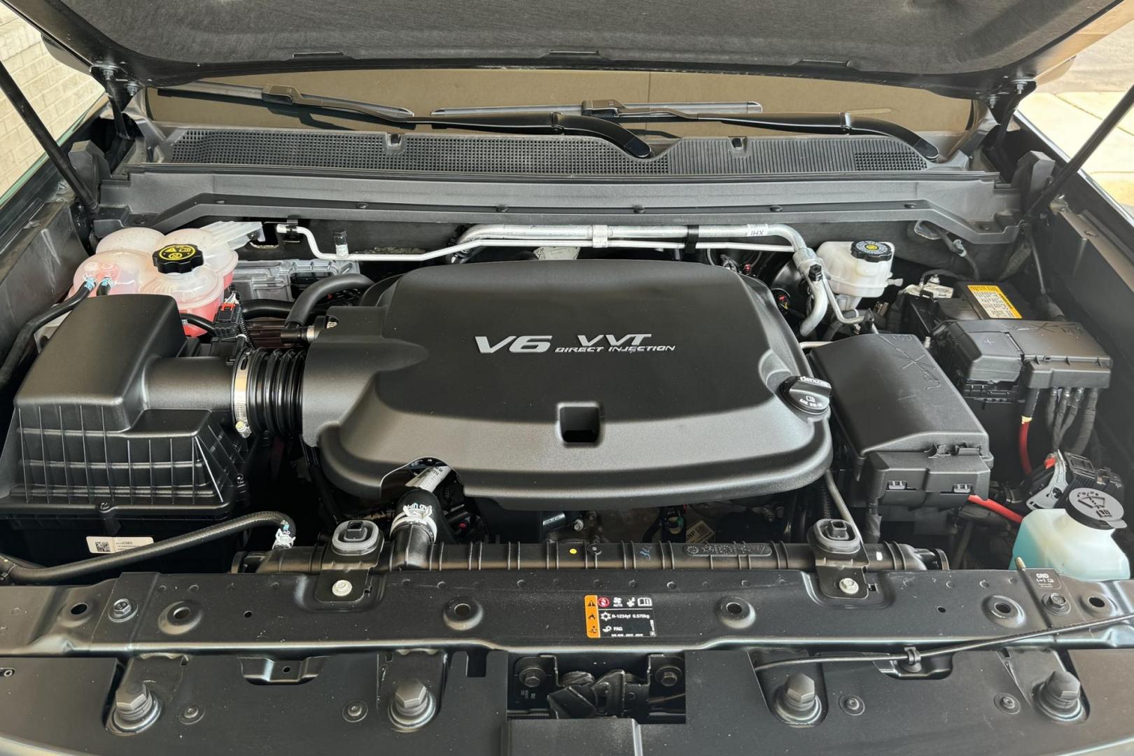 2018 Gasoline Metallic 2 /Black Chevrolet Colorado Extended Cab LT (1GCHTCEN4J1) with an V6 3.6 Liter engine, Automatic 8 Speed transmission, located at 2304 W. Main St., Boise, ID, 83702, (208) 342-7777, 43.622105, -116.218658 - Only 11k Miles! New Tires! V6, 4x4, Ready To Go! - Photo#15