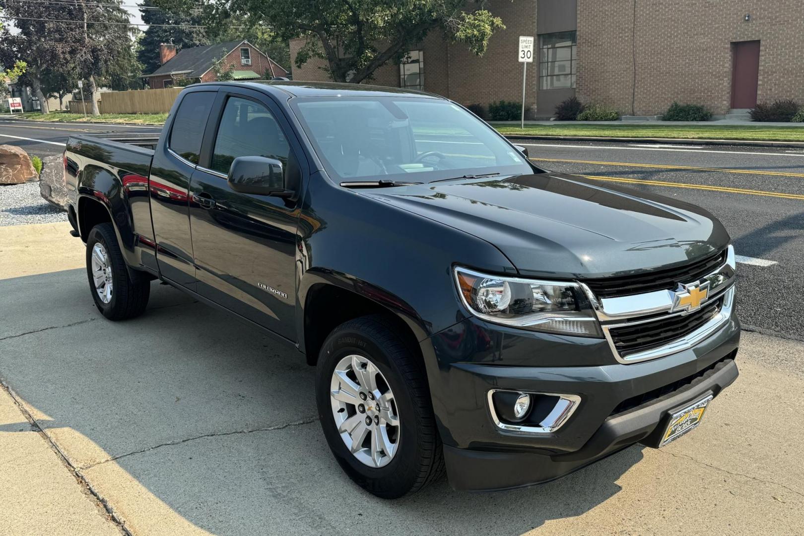 2018 Gasoline Metallic 2 /Black Chevrolet Colorado Extended Cab LT (1GCHTCEN4J1) with an V6 3.6 Liter engine, Automatic 8 Speed transmission, located at 2304 W. Main St., Boise, ID, 83702, (208) 342-7777, 43.622105, -116.218658 - Photo#2