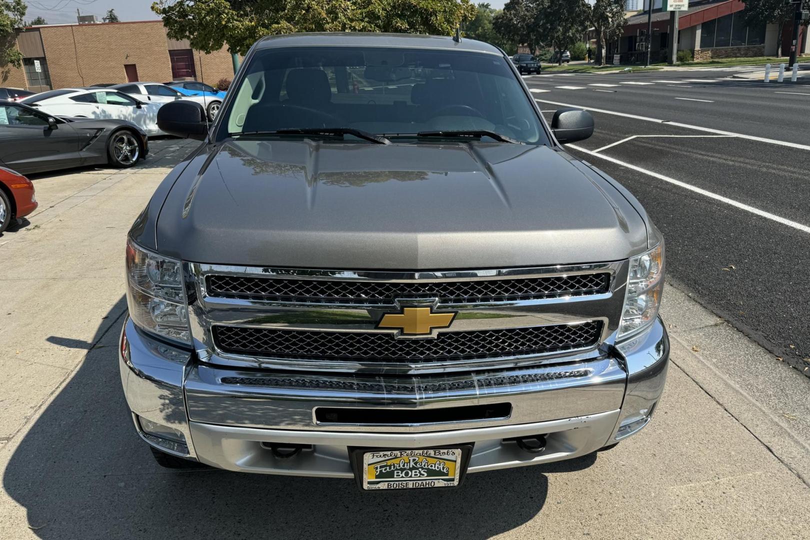 2013 Graystone Metallic /Black Chevrolet Silverado 1500 Extended Cab LT (1GCRKSE71DZ) with an V8 5.3 Liter engine, Automatic 6 Speed With Overdrive transmission, located at 2304 W. Main St., Boise, ID, 83702, (208) 342-7777, 43.622105, -116.218658 - Low Mileage Silverado! Ready To Go! - Photo#3