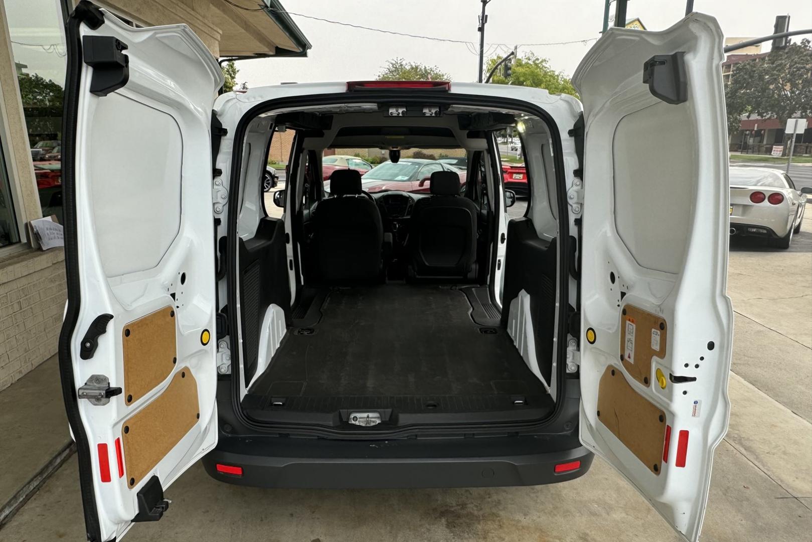 2017 Oxford White /Black Ford Transit Connect Van XL (NM0LS7E73H1) with an 4 Cyl 2.5 Liter engine, Automatic 6 Speed transmission, located at 2304 W. Main St., Boise, ID, 83702, (208) 342-7777, 43.622105, -116.218658 - Low Mileage Connect Van! - Photo#12