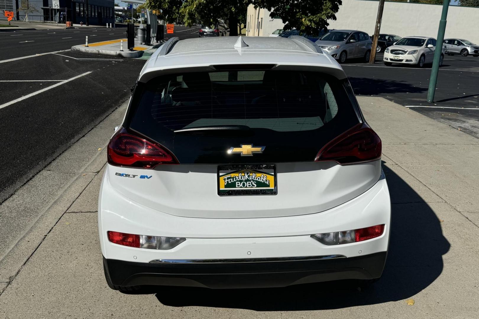 2018 Summit White /Dark Galvanized Gray Chevrolet Bolt Premier Premier (1G1FX6S07J4) with an 60 kWh engine, Automatic transmission, located at 2304 W. Main St., Boise, ID, 83702, (208) 342-7777, 43.622105, -116.218658 - Photo#1