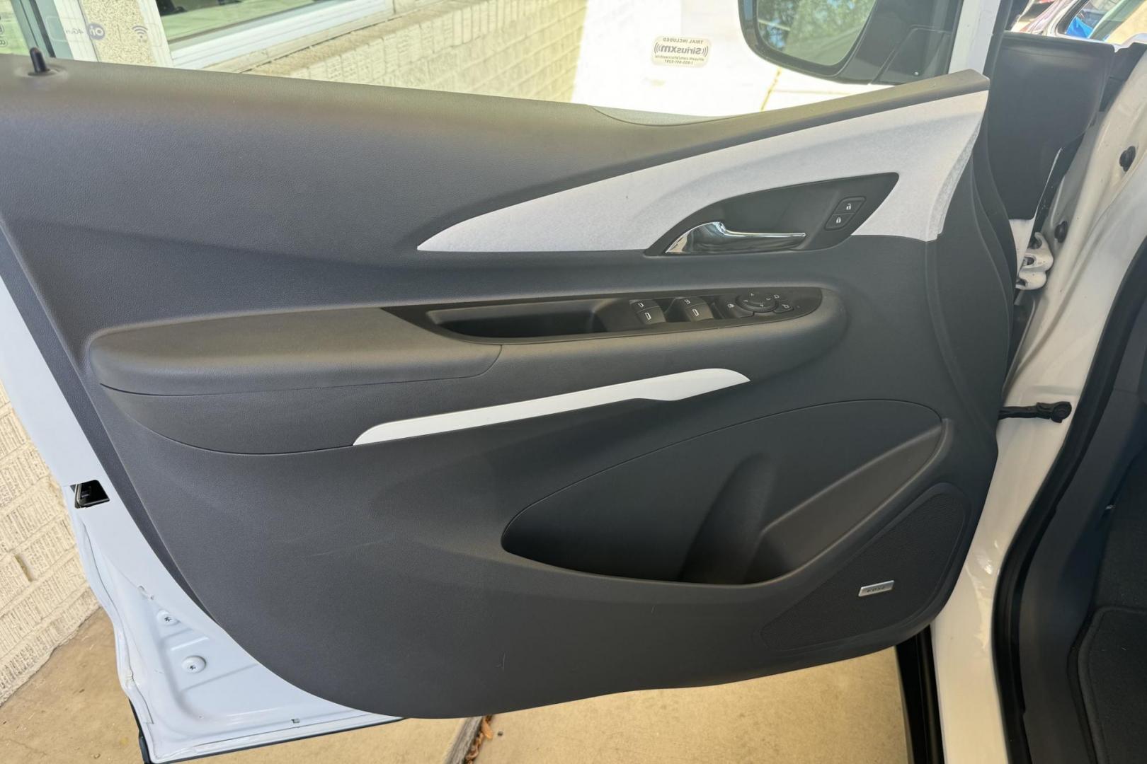 2018 Summit White /Dark Galvanized Gray Chevrolet Bolt Premier Premier (1G1FX6S07J4) with an 60 kWh engine, Automatic transmission, located at 2304 W. Main St., Boise, ID, 83702, (208) 342-7777, 43.622105, -116.218658 - Photo#9