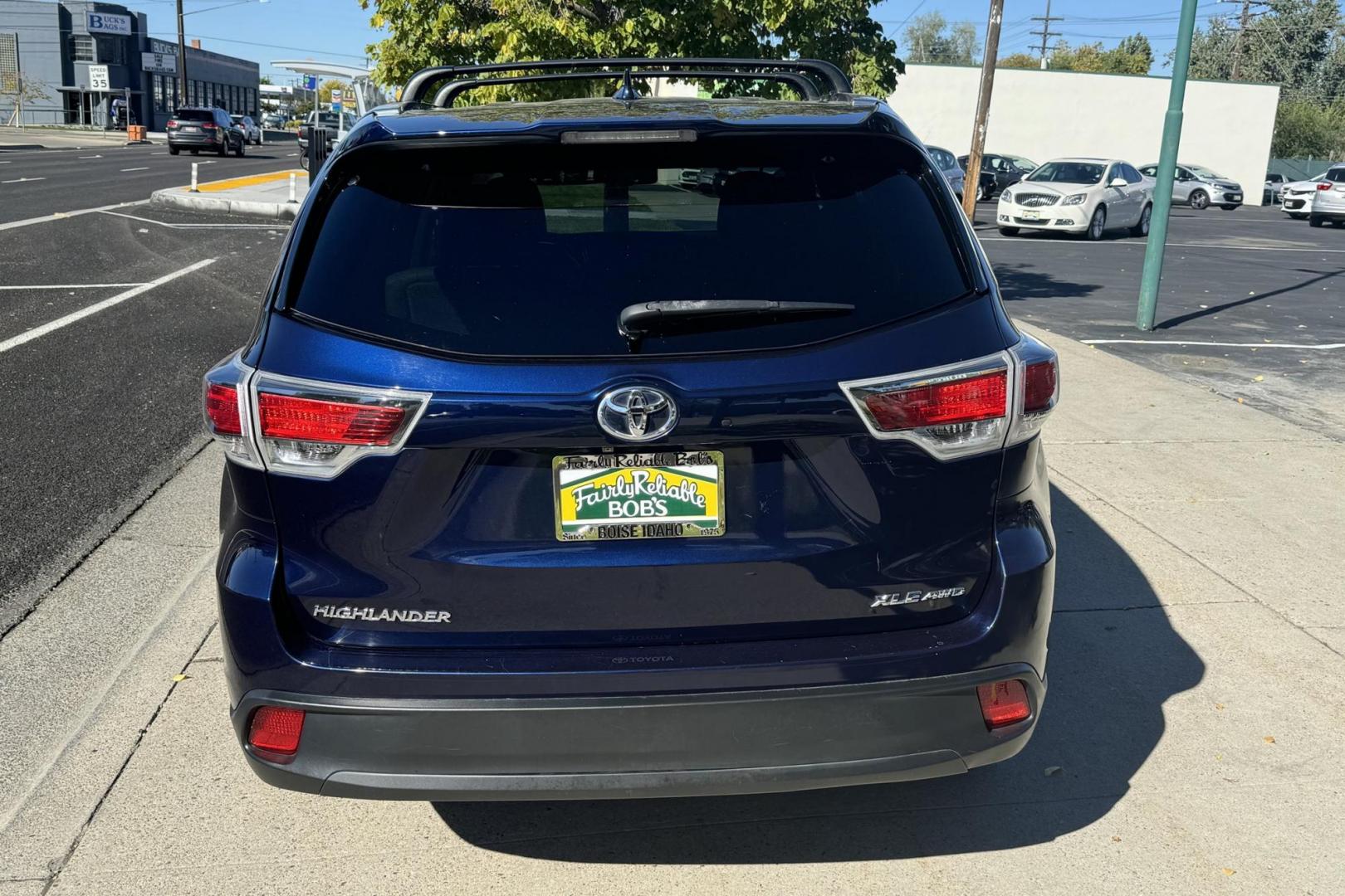 2015 Nautical Blue Metallic /Gray Toyota Highlander XLE (5TDJKRFH1FS) with an V6 3.5 Liter engine, Automatic 6 Speed transmission, located at 2304 W. Main St., Boise, ID, 83702, (208) 342-7777, 43.622105, -116.218658 - Hard To Find! Great To Own! New Tires Too! - Photo#1