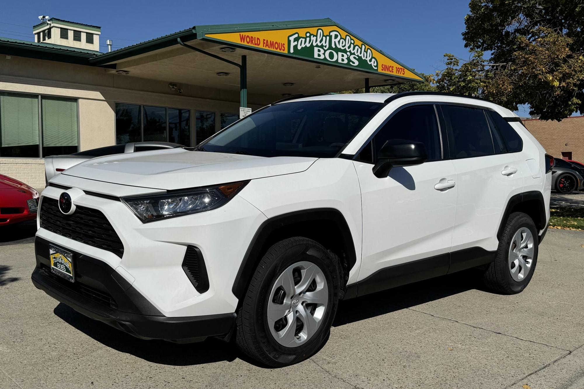 photo of 2019 Toyota RAV4 LE