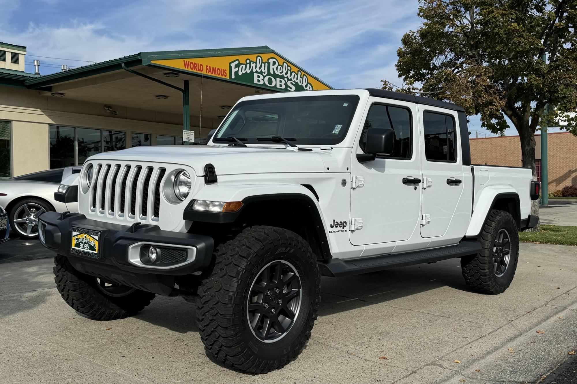 photo of 2023 Jeep Gladiator Overland