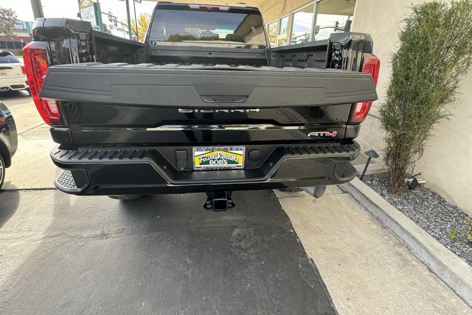 2022 Black /Black GMC Sierra 3500HD AT4 (1GT49VEY4NF) with an V8 6.6 Liter Duramax Diesel engine, Automatic 10 Speed transmission, located at 2304 W. Main St., Boise, ID, 83702, (208) 342-7777, 43.622105, -116.218658 - Photo#20