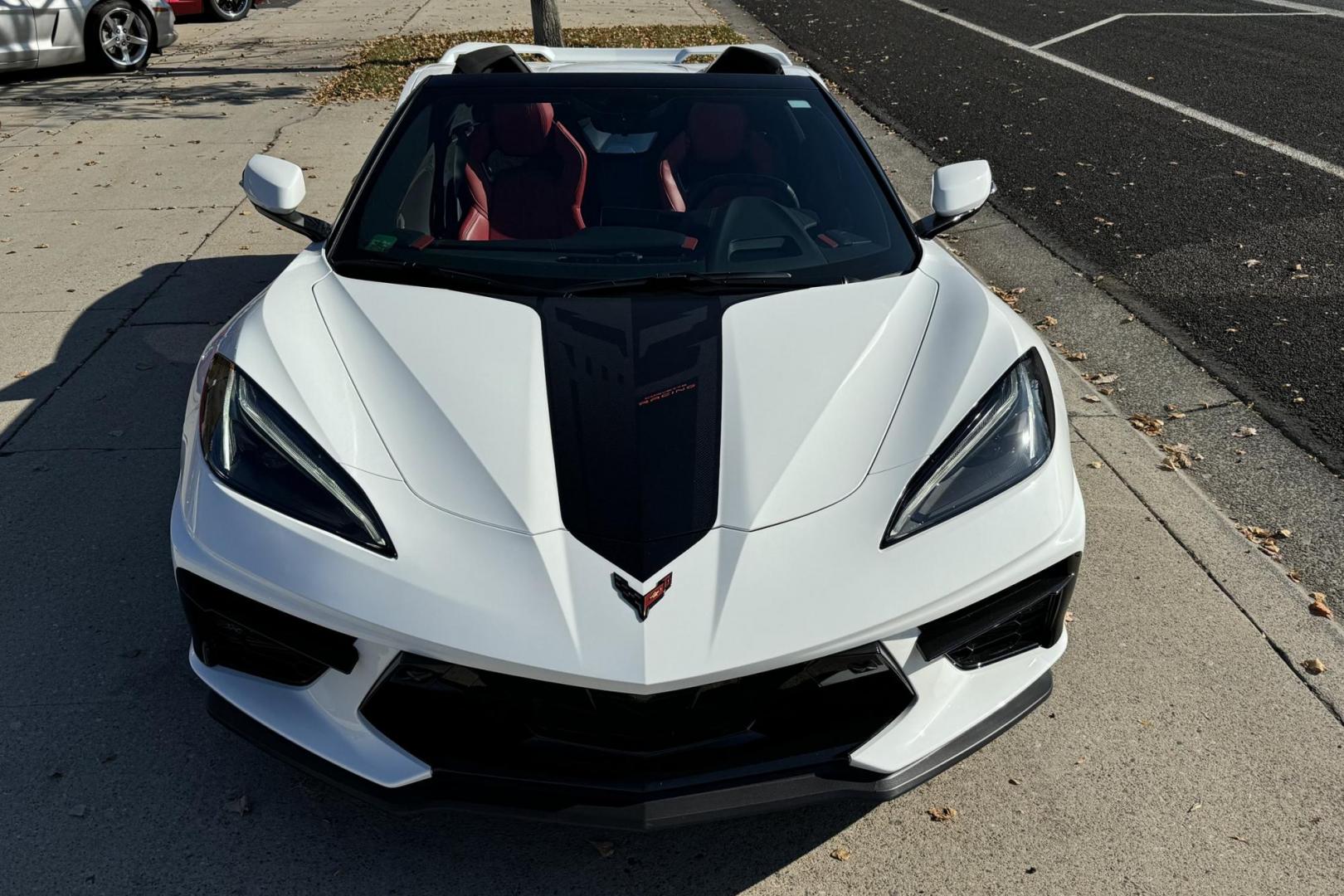 2021 Arctic White /Adrenaline Red Chevrolet Corvette Stingray 3LT Z51 (1G1YC3D40M5) with an V8 6.2 Liter engine, Automatic 8 Speed transmission, located at 2304 W. Main St., Boise, ID, 83702, (208) 342-7777, 43.622105, -116.218658 - 3LT Z51 Convertible! Low Mileage And Awesome! - Photo#3