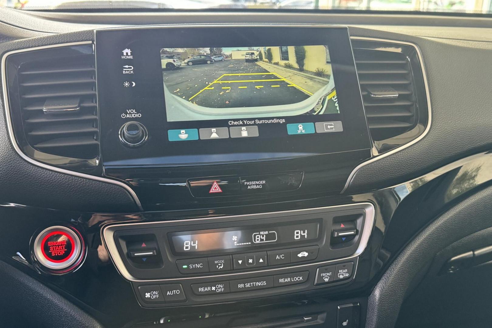 2021 Platinum White Pearl /Black Honda Pilot Touring (5FNYF6H96MB) with an V6 3.5 Liter engine, Automatic 9 Speed transmission, located at 2304 W. Main St., Boise, ID, 83702, (208) 342-7777, 43.622105, -116.218658 - Photo#5